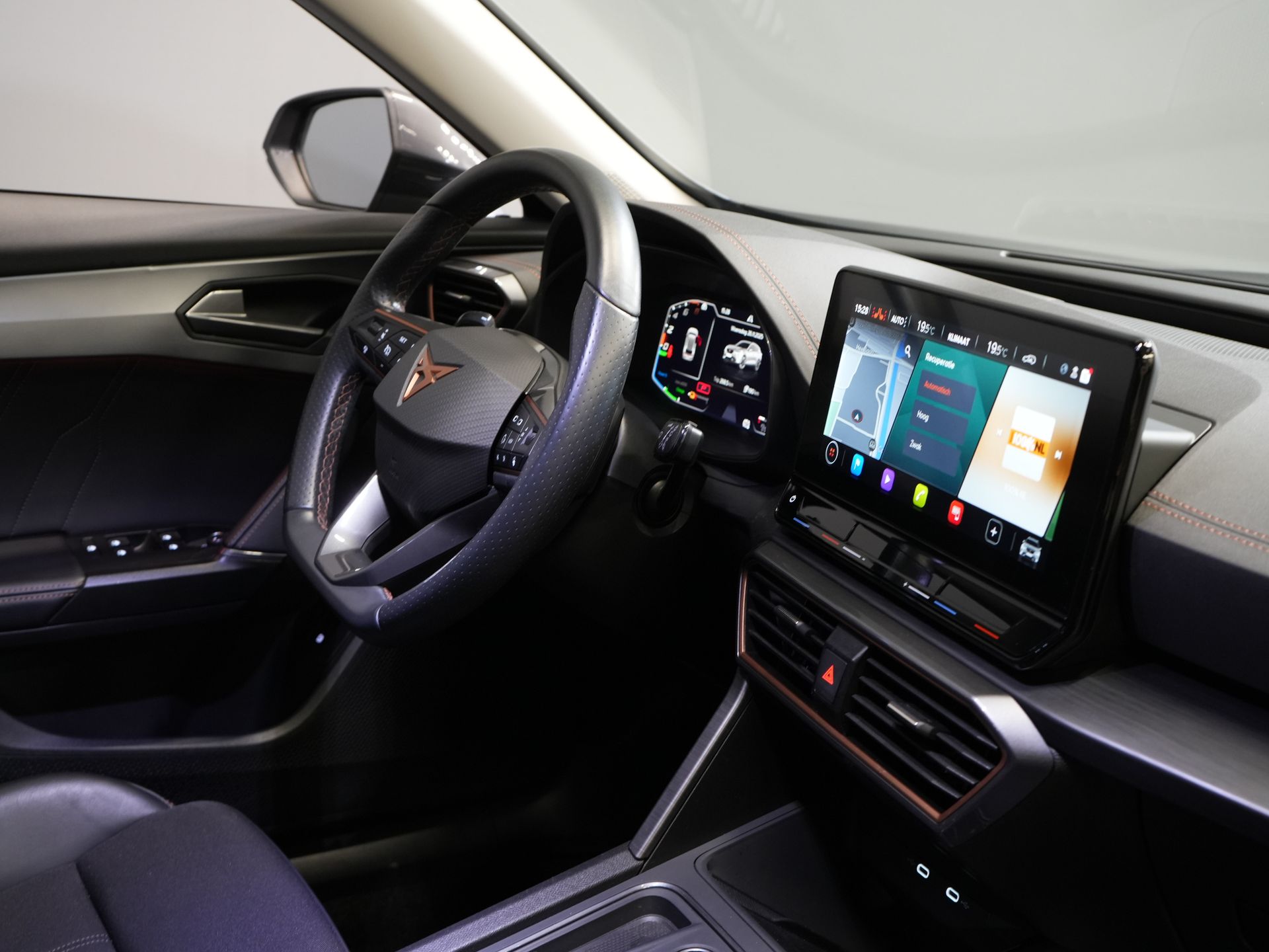 CUPRA Formentor SUV 1.4 e-Hybrid VZ Copper Edition Matrix/ Adapt.Cruise/ Stoelverw./ Stuurverw/ Navi/ Climate/ 19'' LMV 2