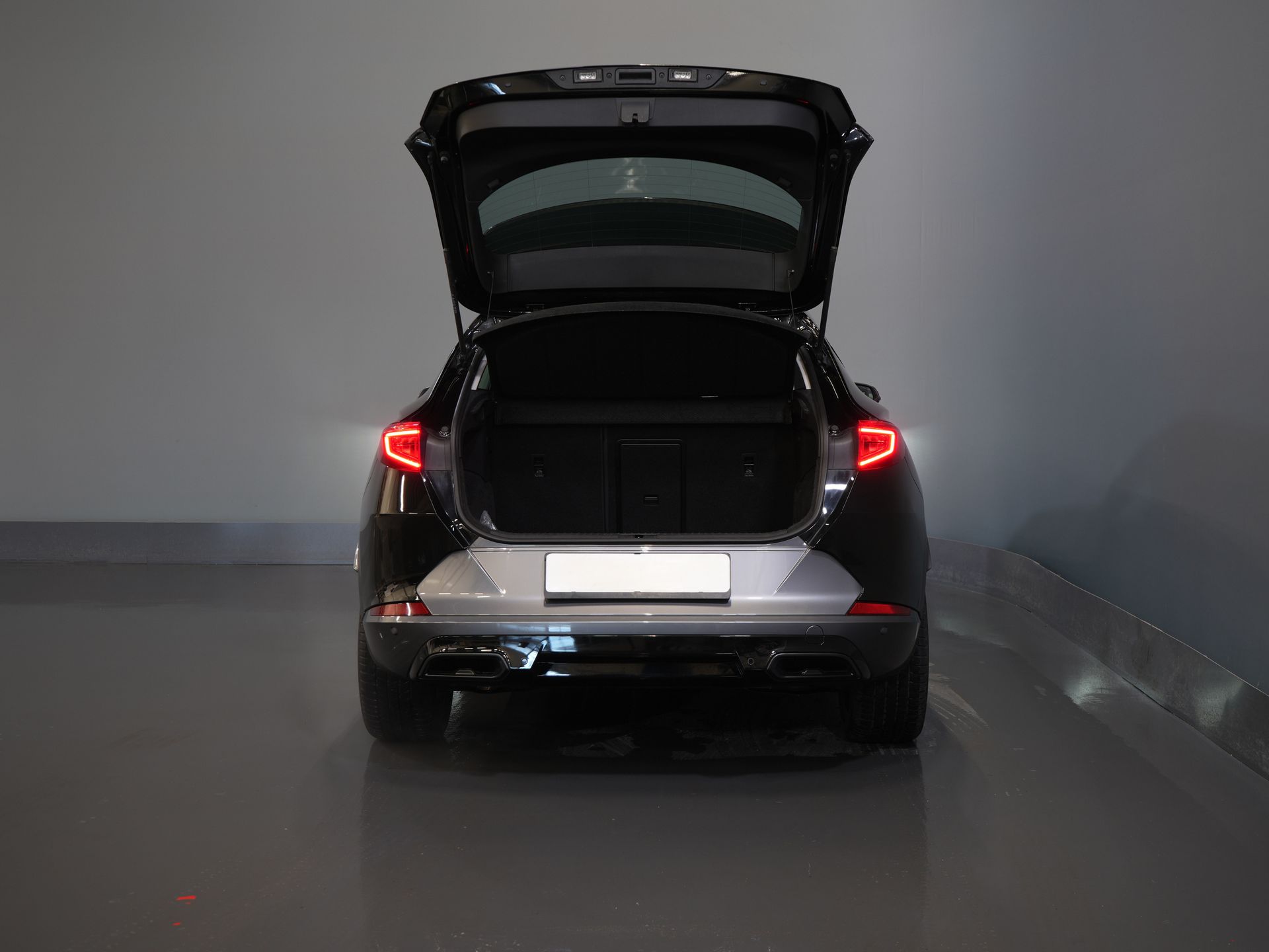 CUPRA Formentor SUV 1.4 e-Hybrid VZ Copper Edition Matrix/ Adapt.Cruise/ Stoelverw./ Stuurverw/ Navi/ Climate/ 19'' LMV 4