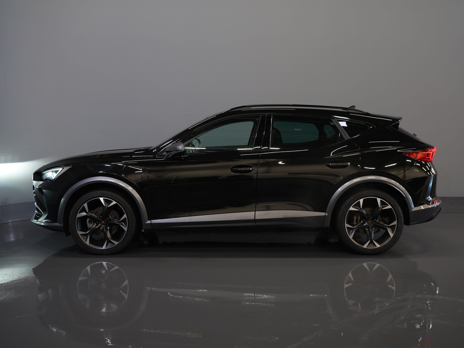 CUPRA Formentor SUV 1.4 e-Hybrid VZ Copper Edition Matrix/ Adapt.Cruise/ Stoelverw./ Stuurverw/ Navi/ Climate/ 19'' LMV 9