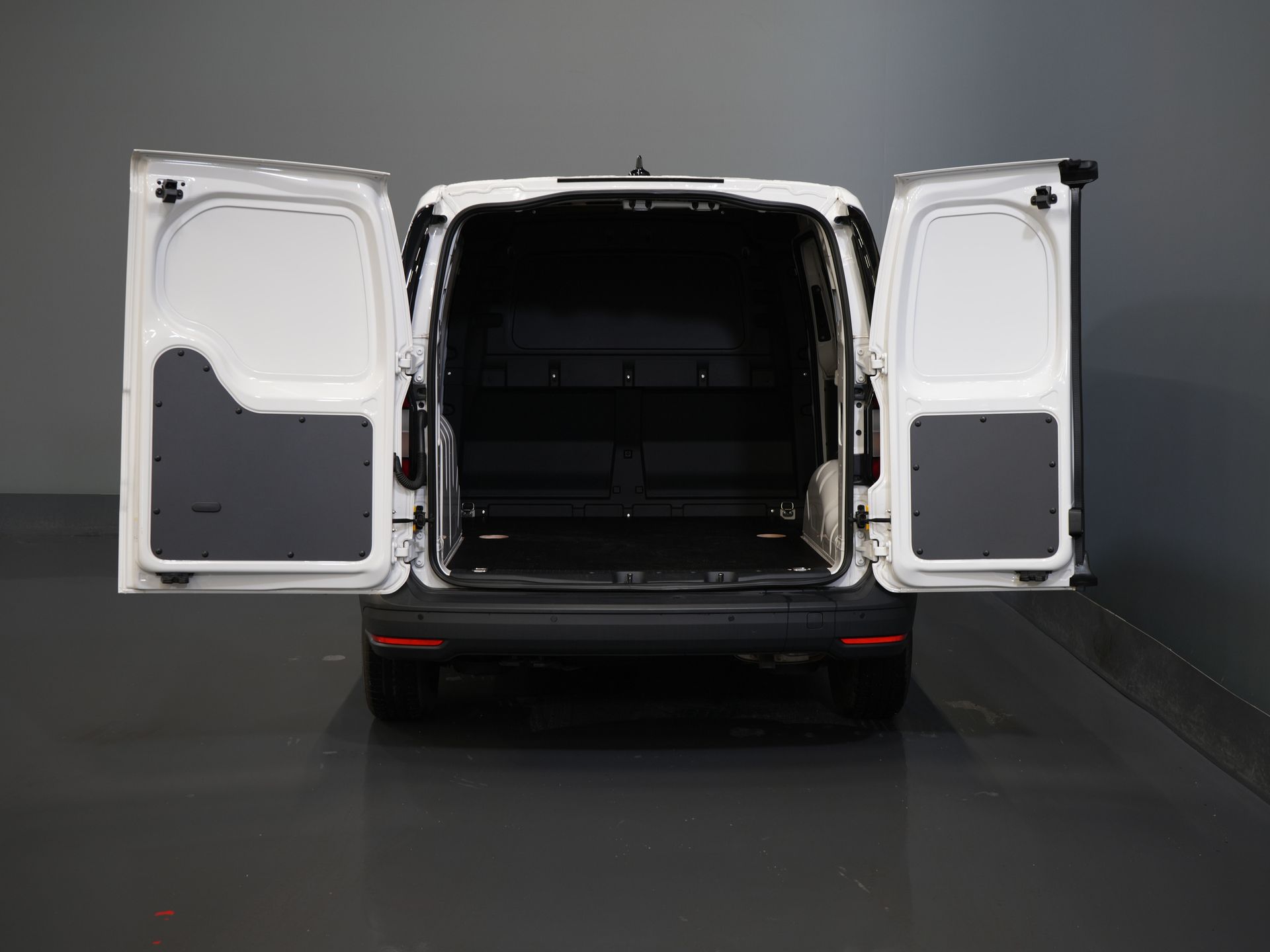 Volkswagen Caddy Cargo Bestelbus 1.5 TSI BENZINE BPM VRIJ! Cruise/ Airco/ DAB/ PDC 4