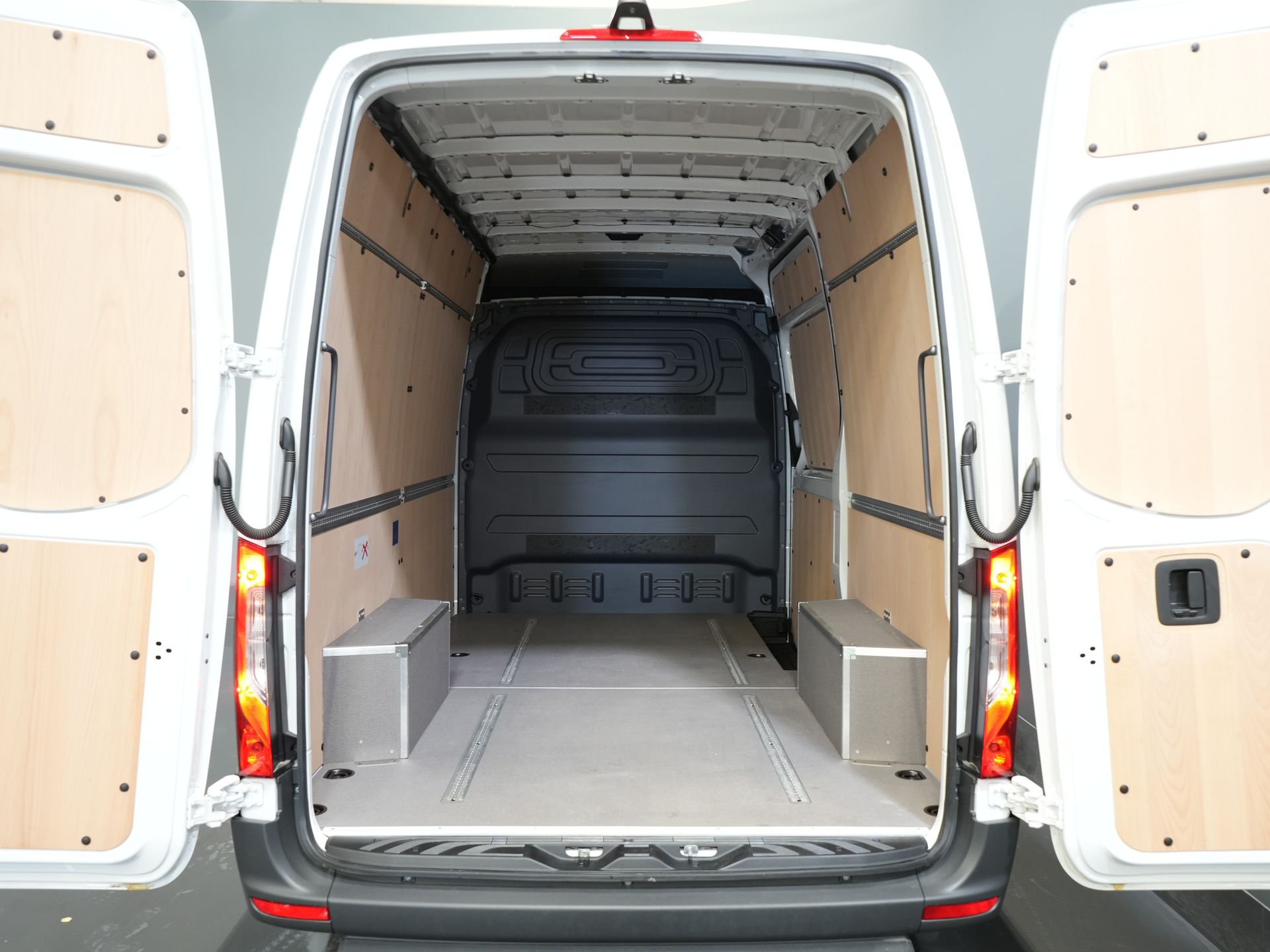 Mercedes-Benz Sprinter Bestelbus 317 1.9 CDI L2H2 Aut. BPM VRIJ! Gev.Stoel/ 270 Gr.Deuren/ Stoelverw./ Navi/ Camera/ Cruise/ Airco 14