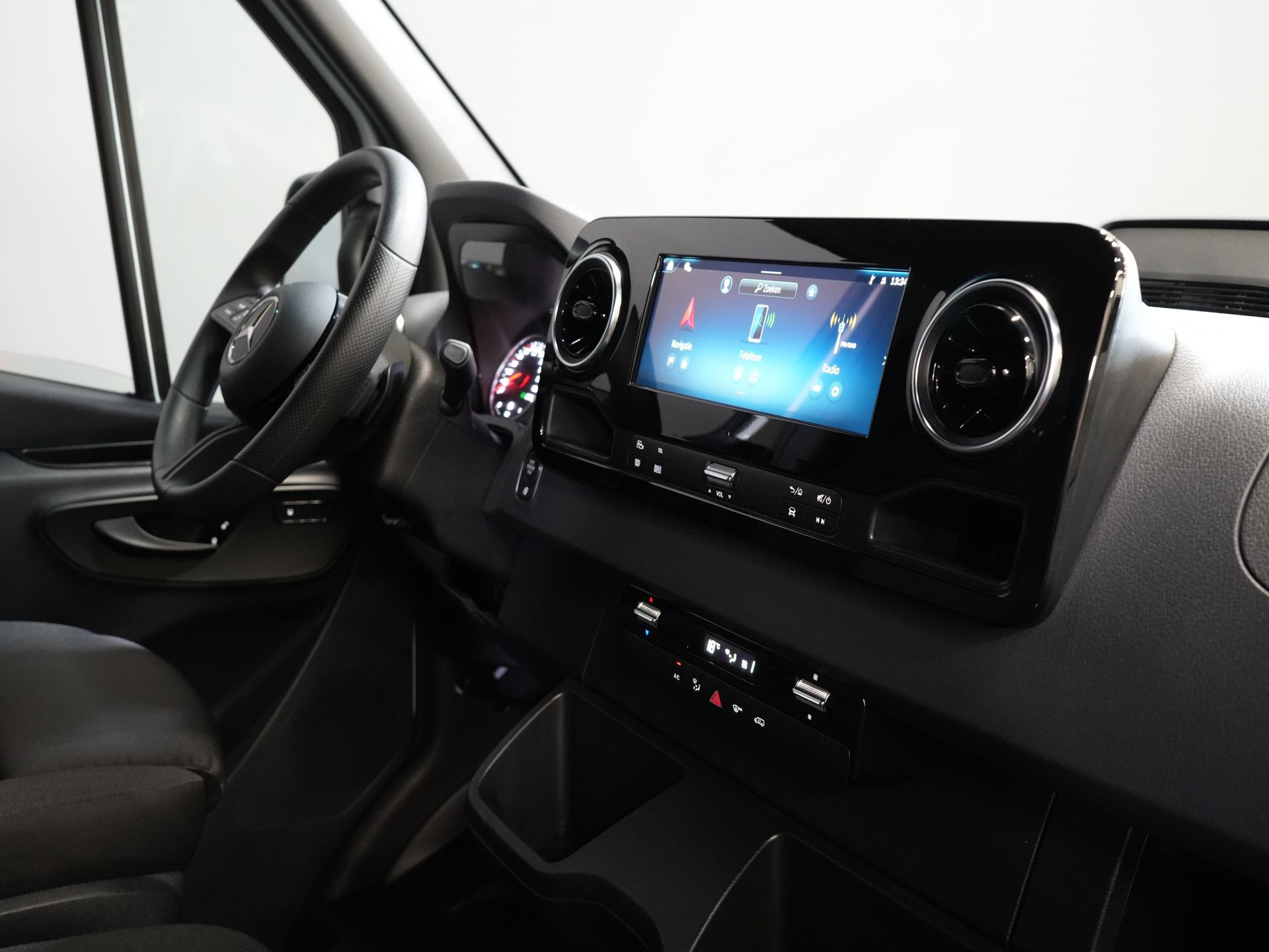 Mercedes-Benz Sprinter Bestelbus 317 1.9 CDI L2H2 Aut. BPM VRIJ! Gev.Stoel/ 270 Gr.Deuren/ Stoelverw./ Navi/ Camera/ Cruise/ Airco 2