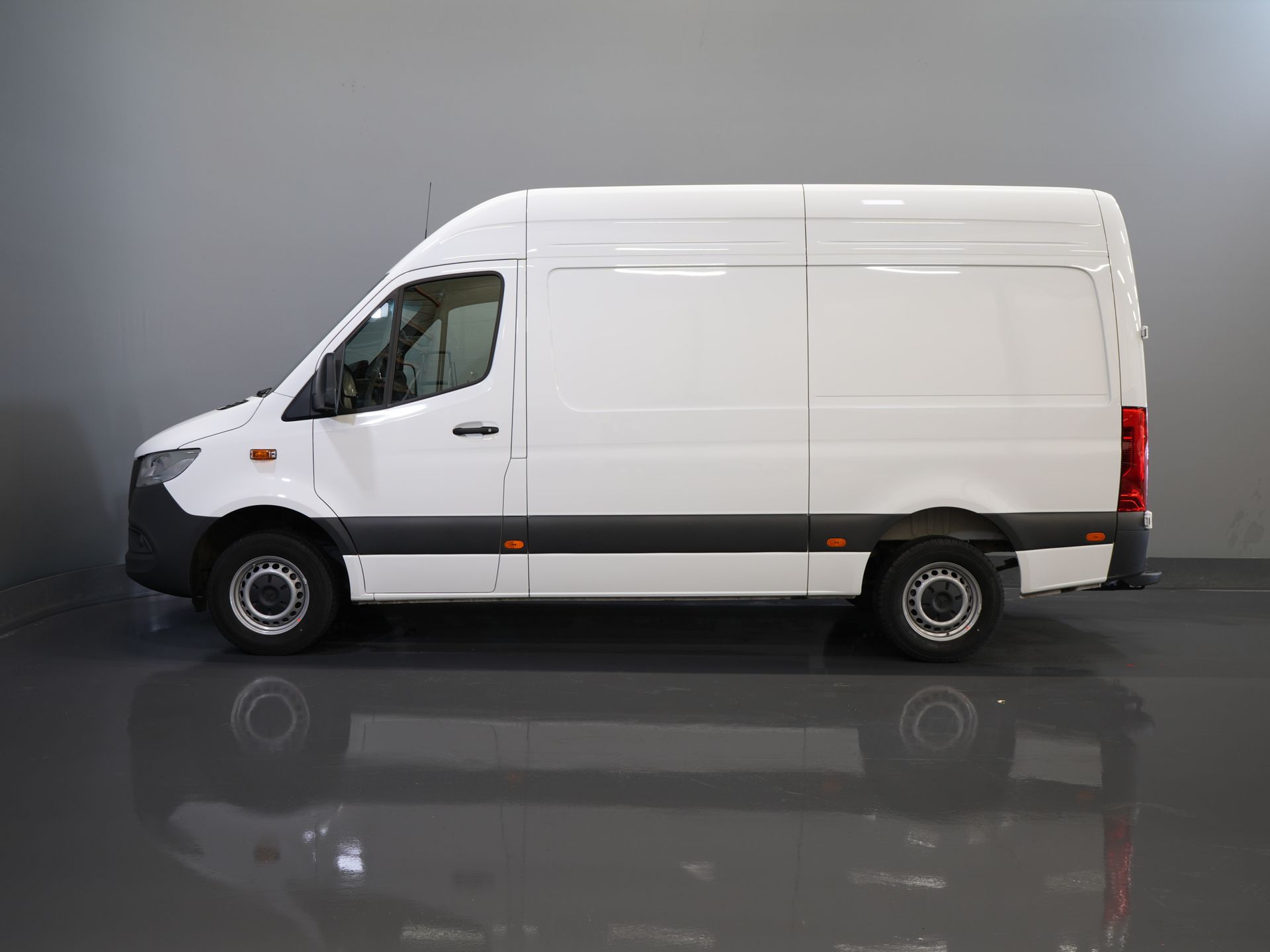 Mercedes-Benz Sprinter Bestelbus 317 1.9 CDI L2H2 Aut. BPM VRIJ! Gev.Stoel/ 270 Gr.Deuren/ Stoelverw./ Navi/ Camera/ Cruise/ Airco 9