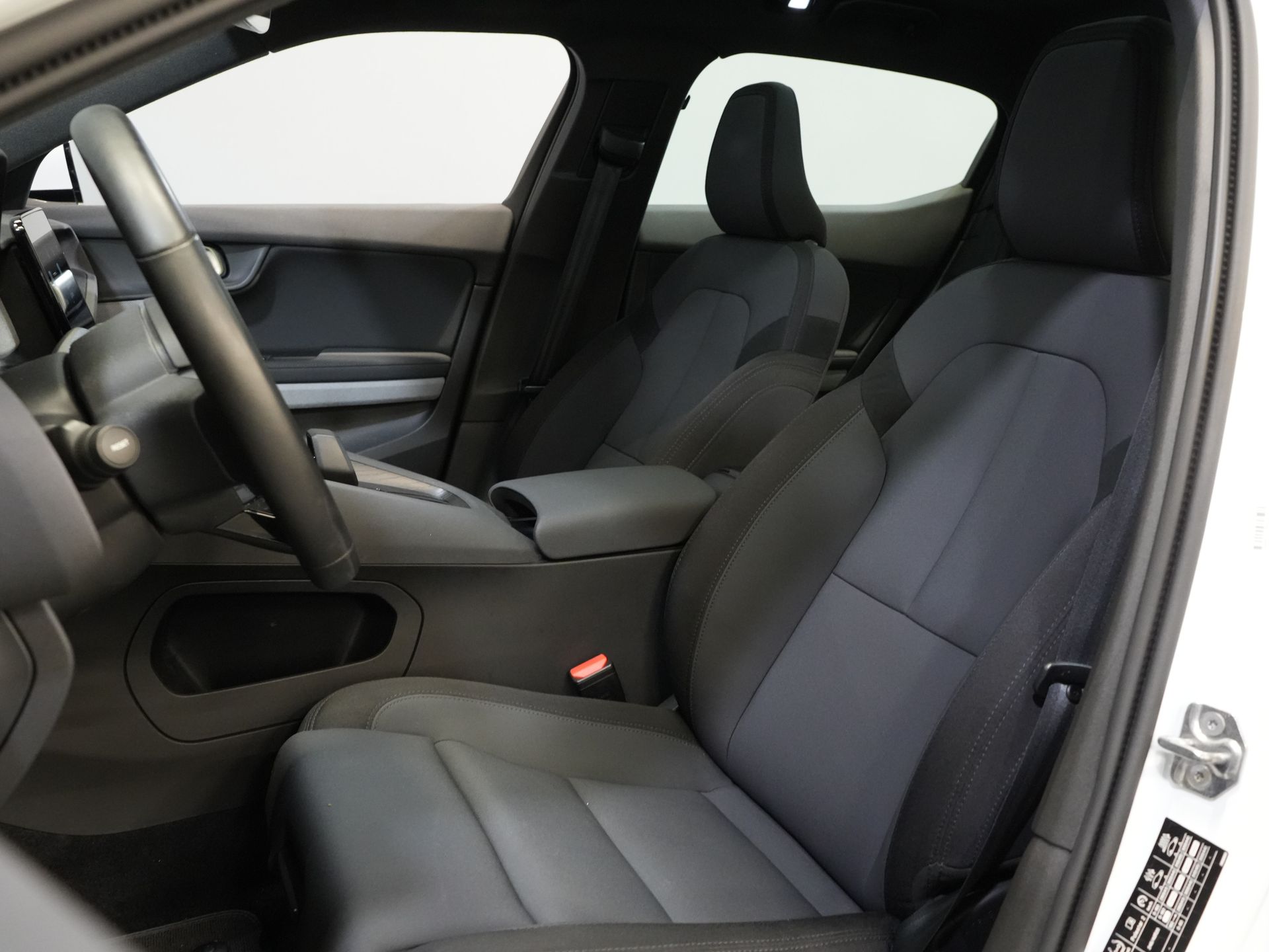 Polestar 2 Sedan Long Range 78 kWh 551 WLTP 95% SOH LED/ Adapt.Cruise/ Pano/ Stuurverw./ Stoelverw./ Memory/ Navi/ Carplay/ Climate/ Camera/ 20'' 11