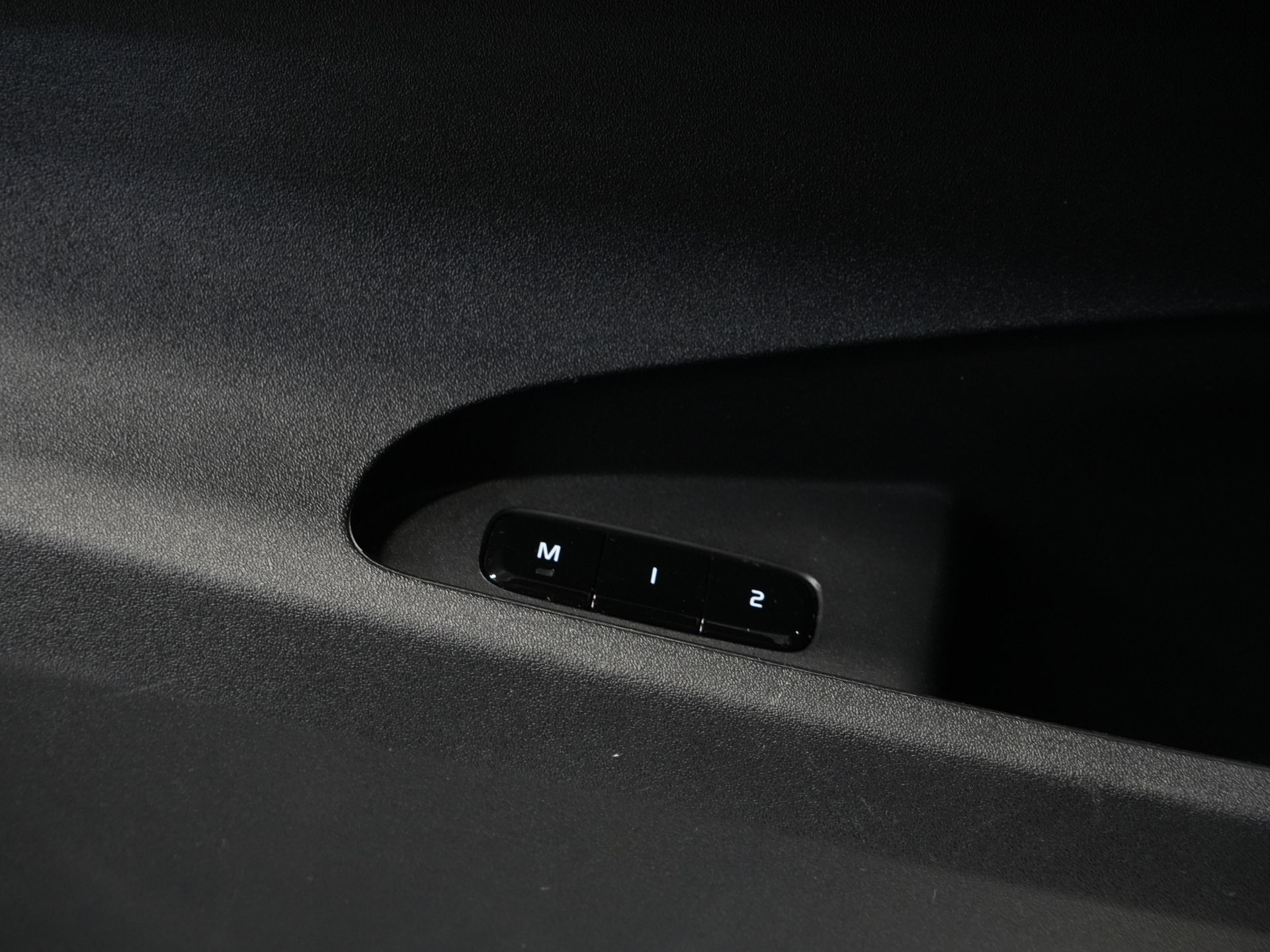 Polestar 2 Sedan Long Range 78 kWh 551 WLTP 95% SOH LED/ Adapt.Cruise/ Pano/ Stuurverw./ Stoelverw./ Memory/ Navi/ Carplay/ Climate/ Camera/ 20'' 24