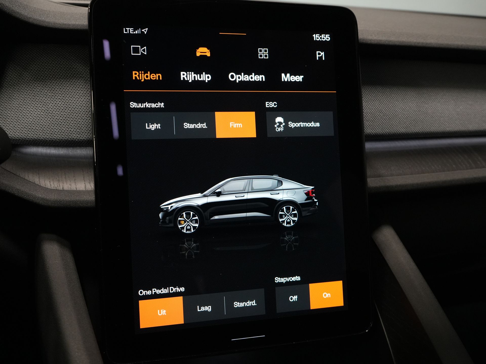 Polestar 2 Sedan Long Range 78 kWh 551 WLTP 95% SOH LED/ Adapt.Cruise/ Pano/ Stuurverw./ Stoelverw./ Memory/ Navi/ Carplay/ Climate/ Camera/ 20'' 27
