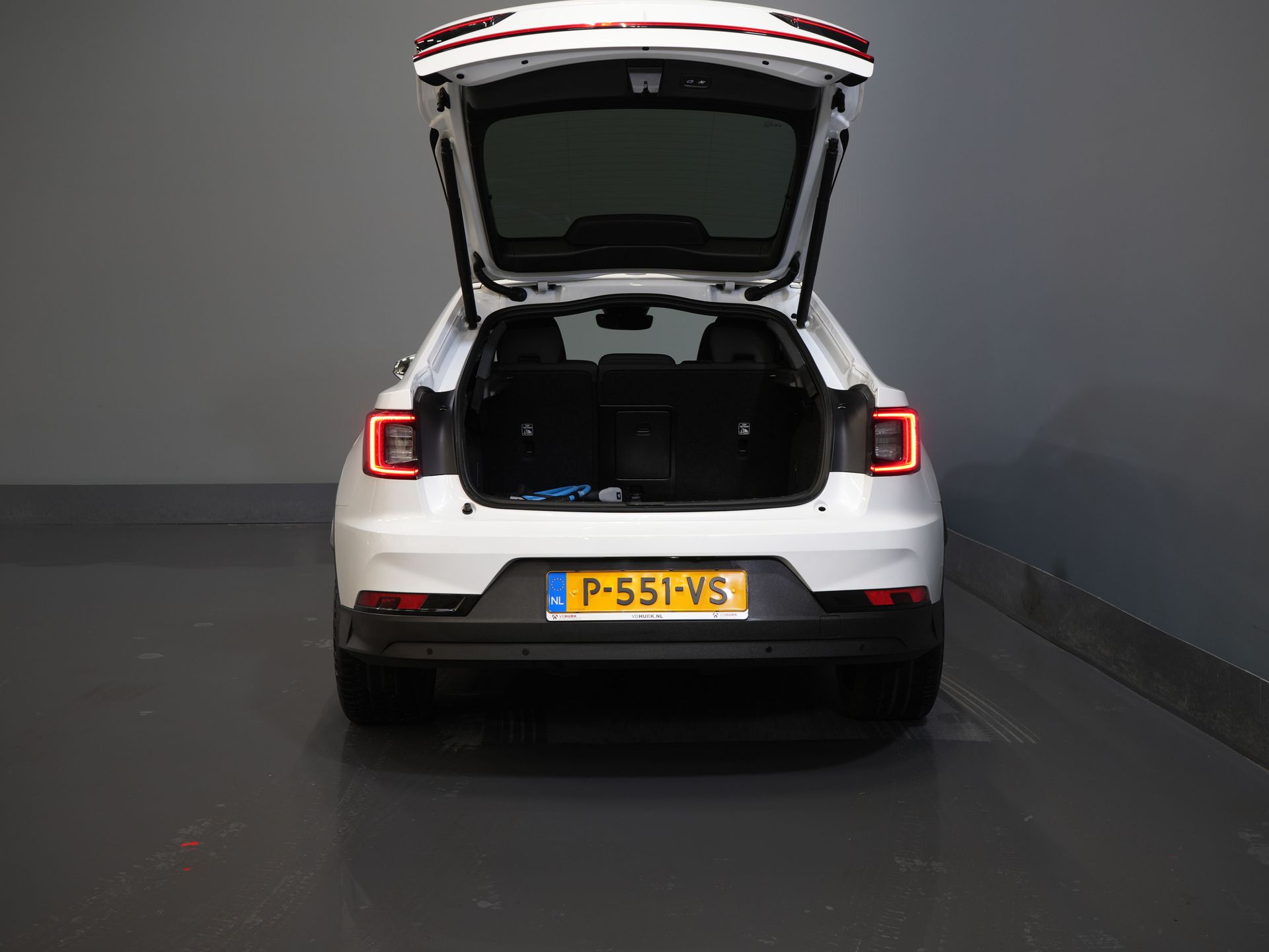 Polestar 2 Sedan Long Range 78 kWh 551 WLTP 95% SOH LED/ Adapt.Cruise/ Pano/ Stuurverw./ Stoelverw./ Memory/ Navi/ Carplay/ Climate/ Camera/ 20'' 4