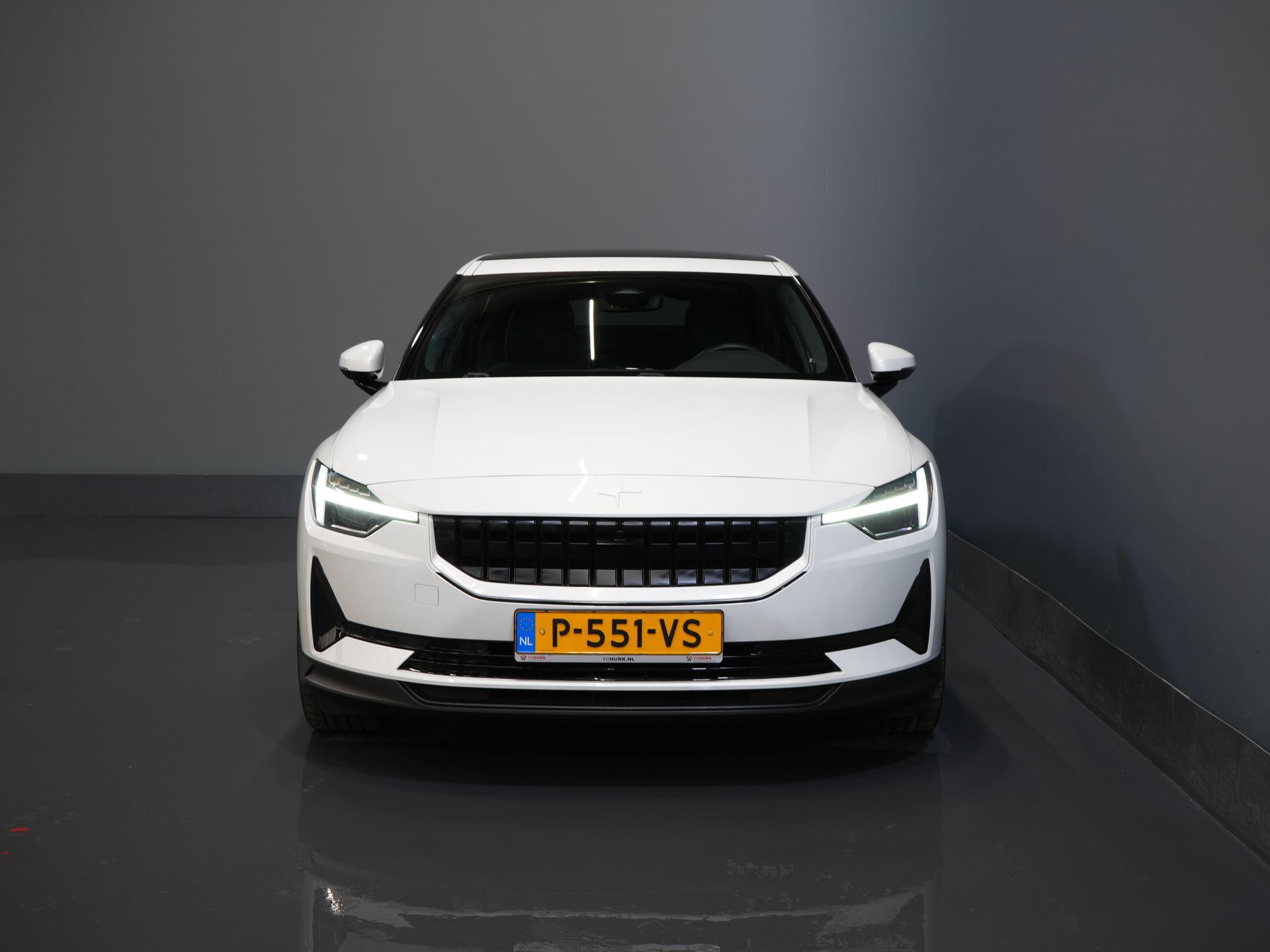 Polestar 2 Sedan Long Range 78 kWh 551 WLTP 95% SOH LED/ Adapt.Cruise/ Pano/ Stuurverw./ Stoelverw./ Memory/ Navi/ Carplay/ Climate/ Camera/ 20'' 6