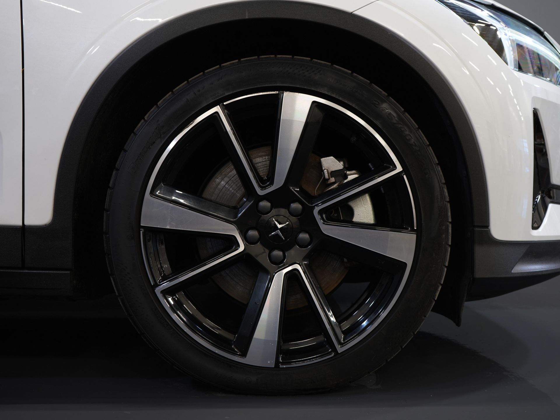 Polestar 2 Sedan Long Range 78 kWh 551 WLTP 95% SOH LED/ Adapt.Cruise/ Pano/ Stuurverw./ Stoelverw./ Memory/ Navi/ Carplay/ Climate/ Camera/ 20'' 8