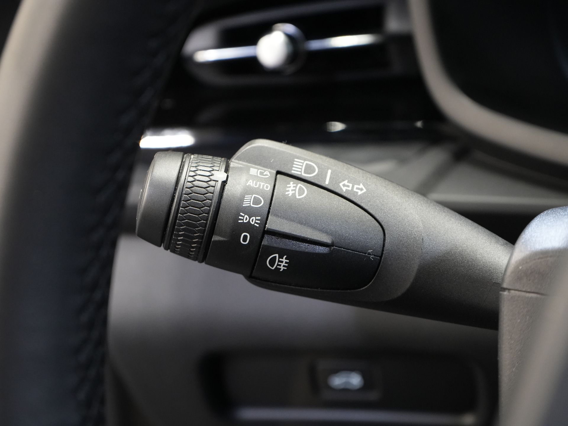 Polestar 2 Sedan Long Range 78 kWh 551 km WLTP LED/ Adapt.Cruise/ Memory/ Stoelverw./ 360 camera/ Carplay/ Navi/ Climate 19