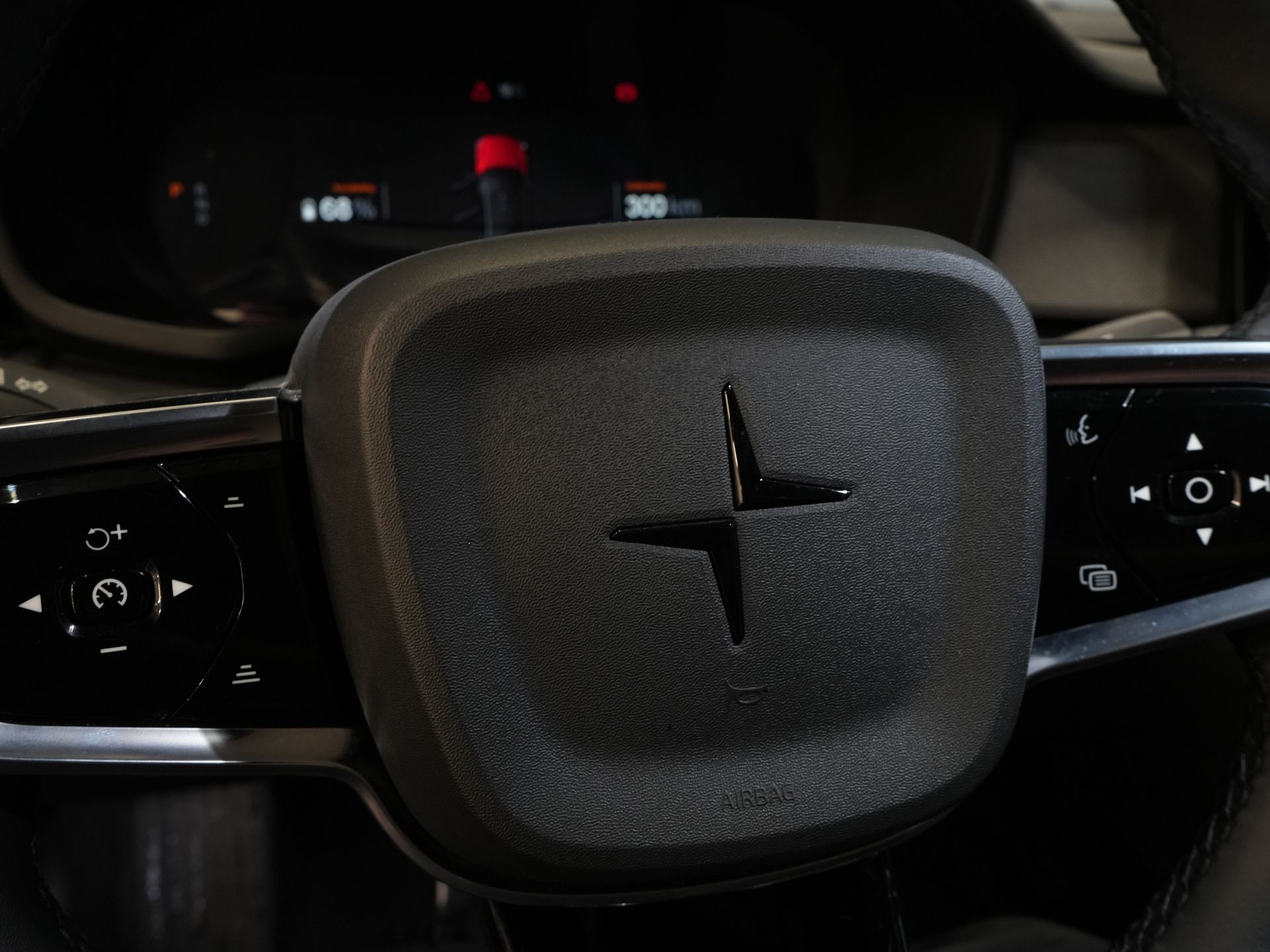 Polestar 2 Sedan Long Range 78 kWh 551 km WLTP LED/ Adapt.Cruise/ Memory/ Stoelverw./ 360 camera/ Carplay/ Navi/ Climate 20