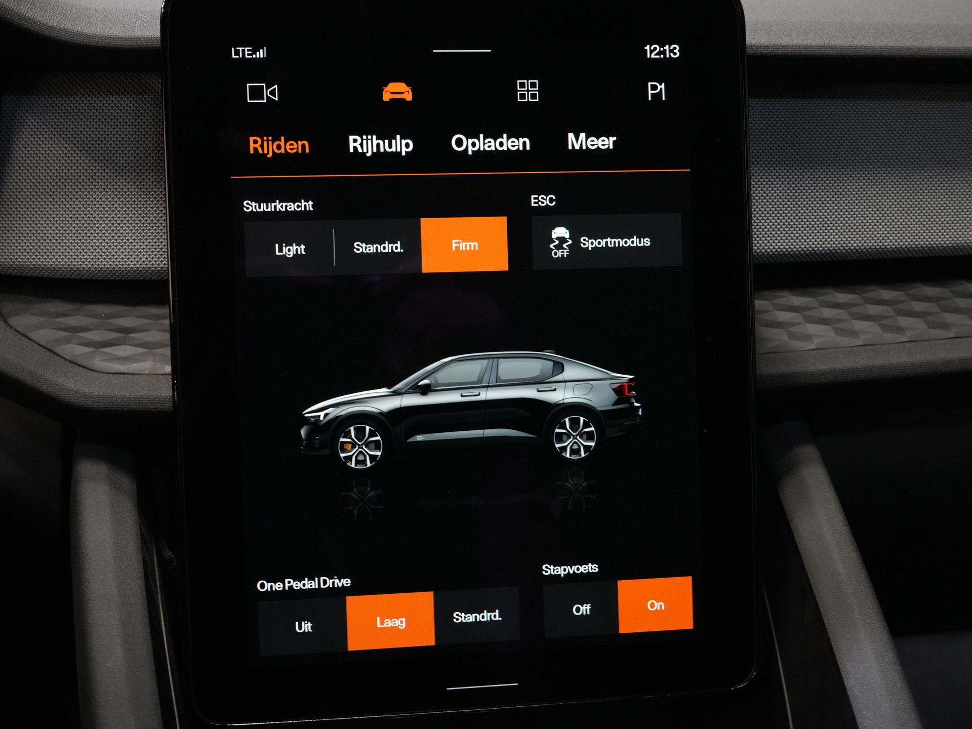 Polestar 2 Sedan Long Range 78 kWh 551 km WLTP LED/ Adapt.Cruise/ Memory/ Stoelverw./ 360 camera/ Carplay/ Navi/ Climate 24
