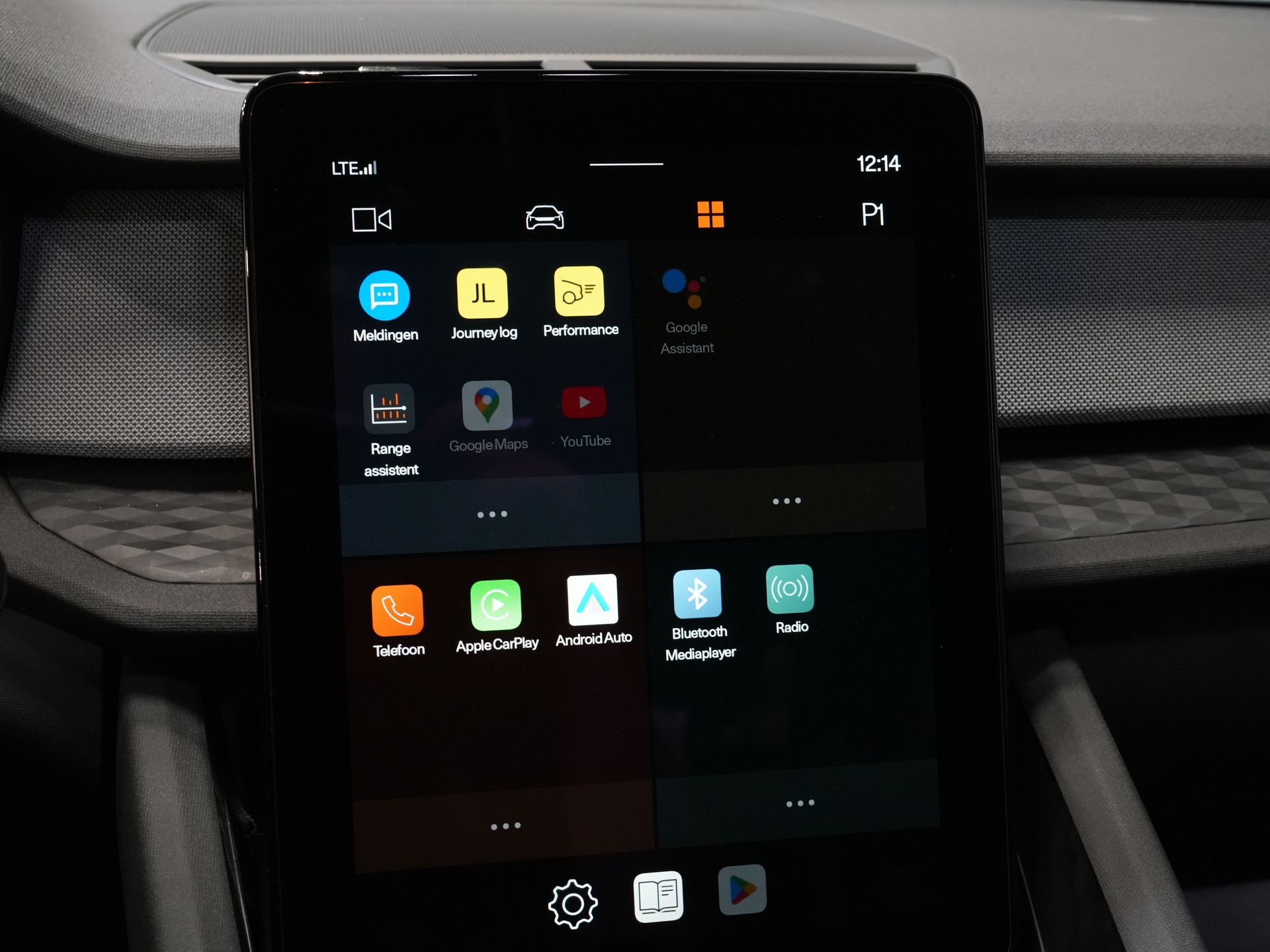 Polestar 2 Sedan Long Range 78 kWh 551 km WLTP LED/ Adapt.Cruise/ Memory/ Stoelverw./ 360 camera/ Carplay/ Navi/ Climate 28