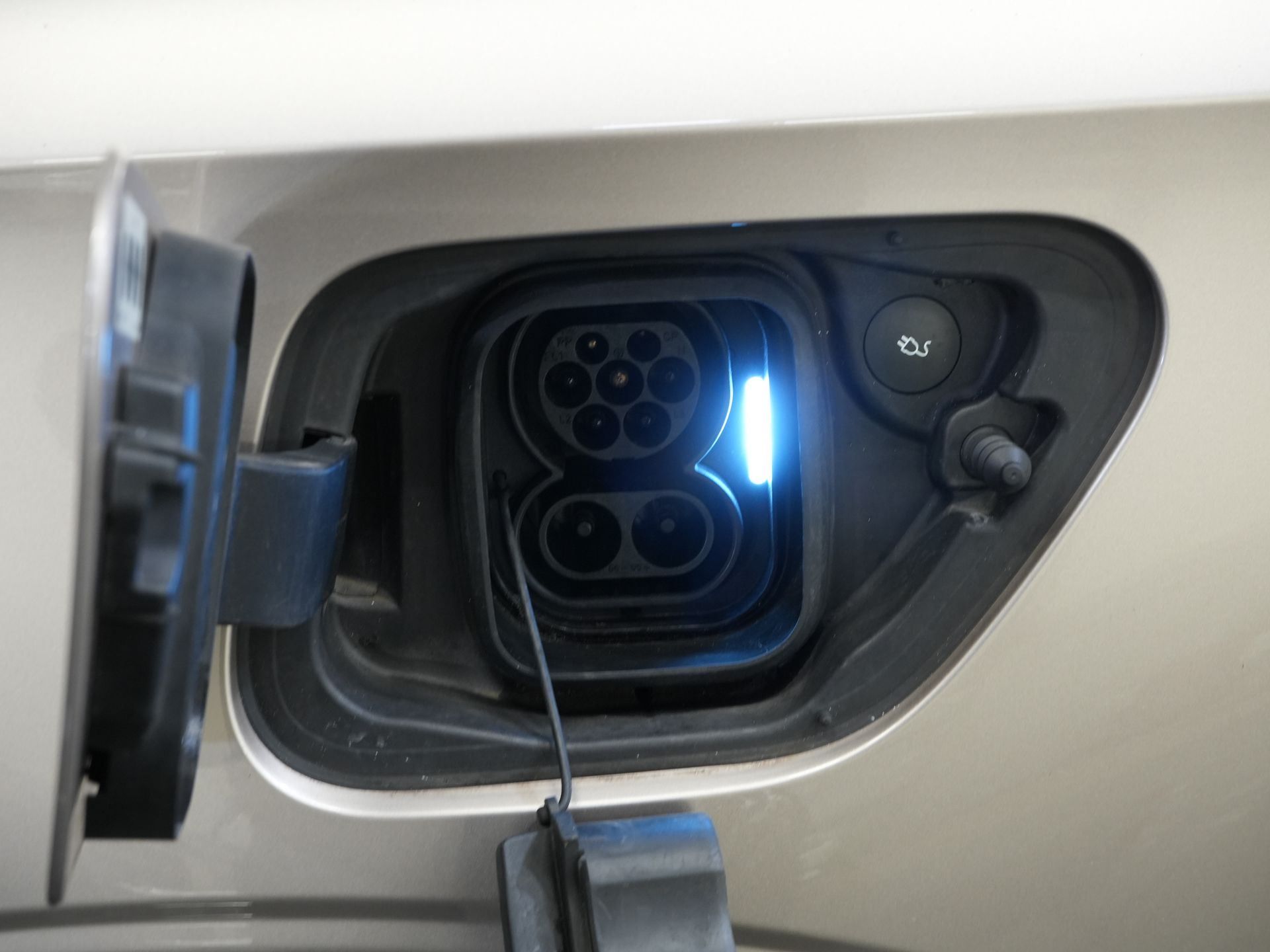 Polestar 2 Sedan Long Range 78 kWh 551 km WLTP LED/ Adapt.Cruise/ Memory/ Stoelverw./ 360 camera/ Carplay/ Navi/ Climate 32