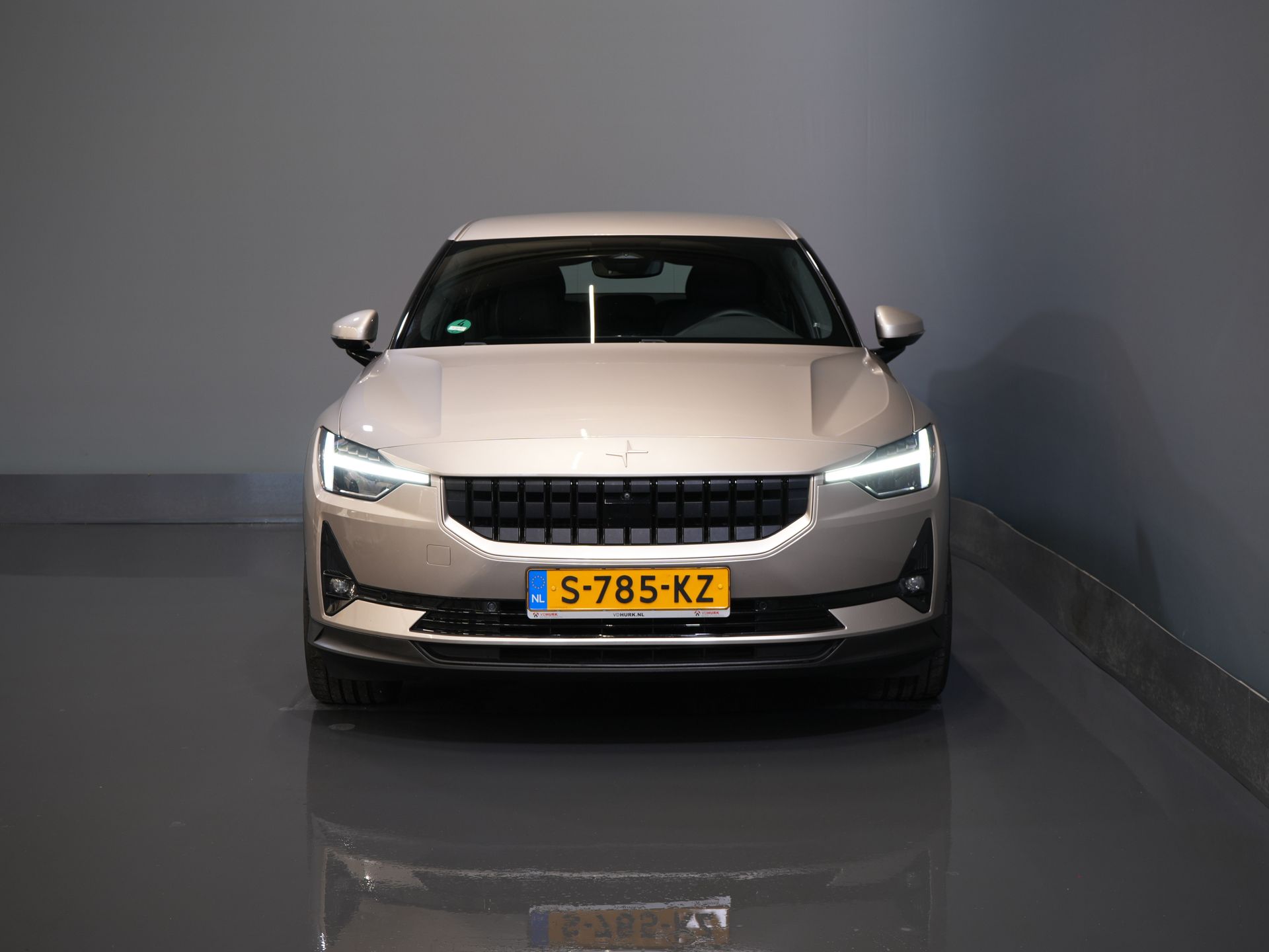Polestar 2 Sedan Long Range 78 kWh 551 km WLTP LED/ Adapt.Cruise/ Memory/ Stoelverw./ 360 camera/ Carplay/ Navi/ Climate 6