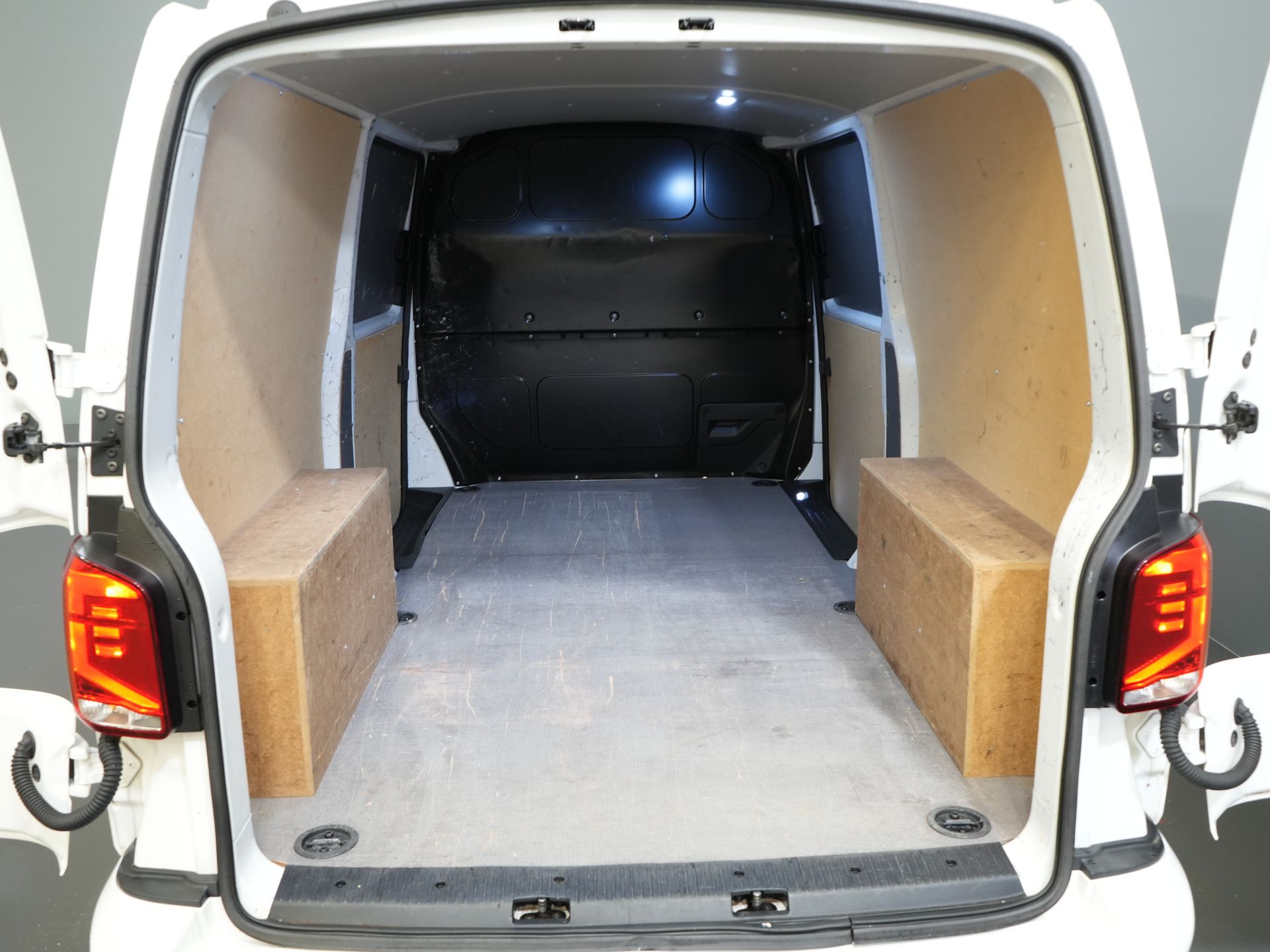 Volkswagen Transporter Bestelbus T6.1 2.0 TDI 150 pk DSG Aut. L2 BPM VRIJ! 2xSchuifdeur/ Carplay/ Camera/ Cruise/ PDC/ Airco 14