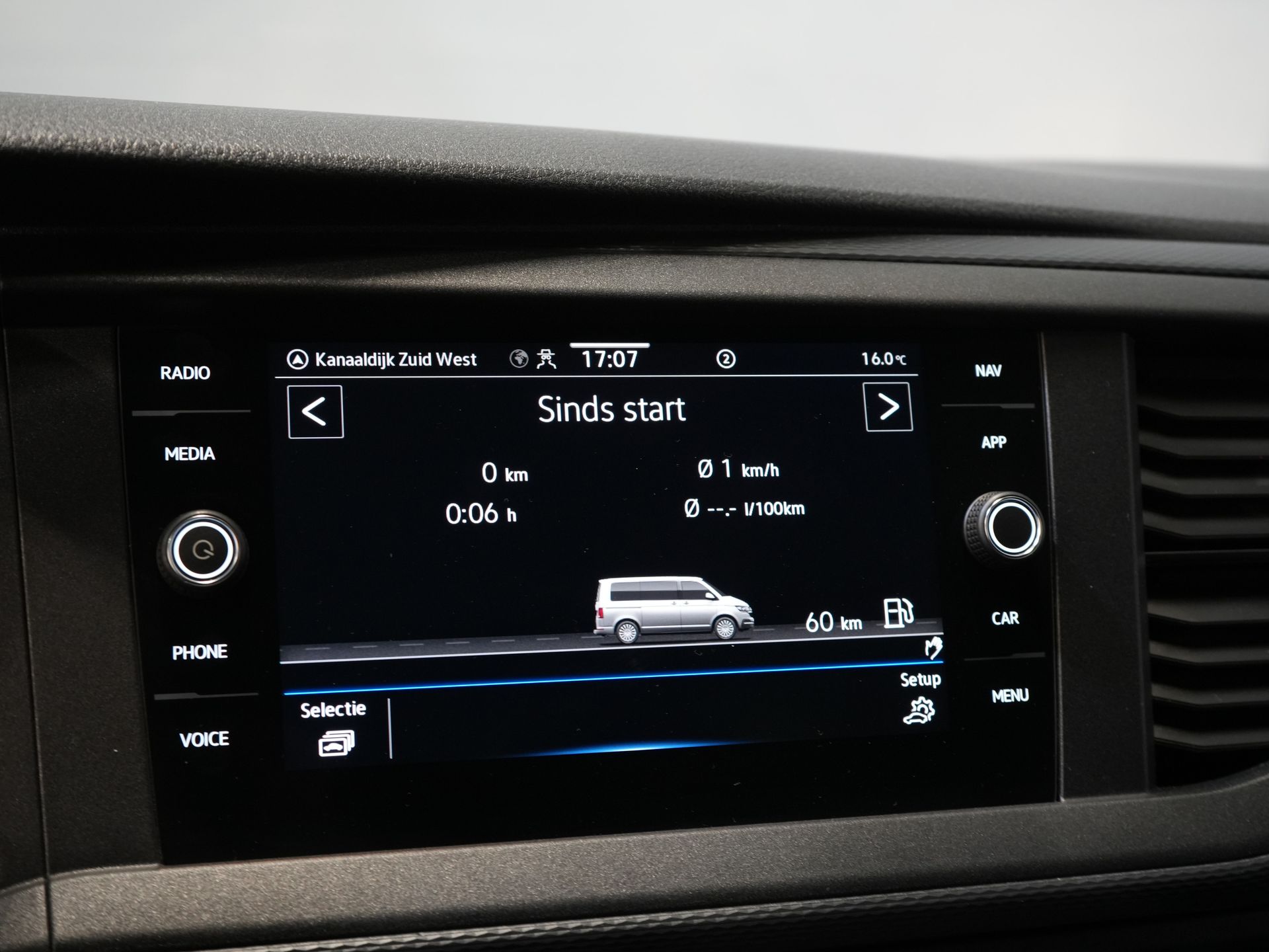 Volkswagen Transporter Bestelbus T6.1 2.0 TDI 150 pk DSG Aut. L2 BPM VRIJ! 2xSchuifdeur/ Carplay/ Camera/ Cruise/ PDC/ Airco 23