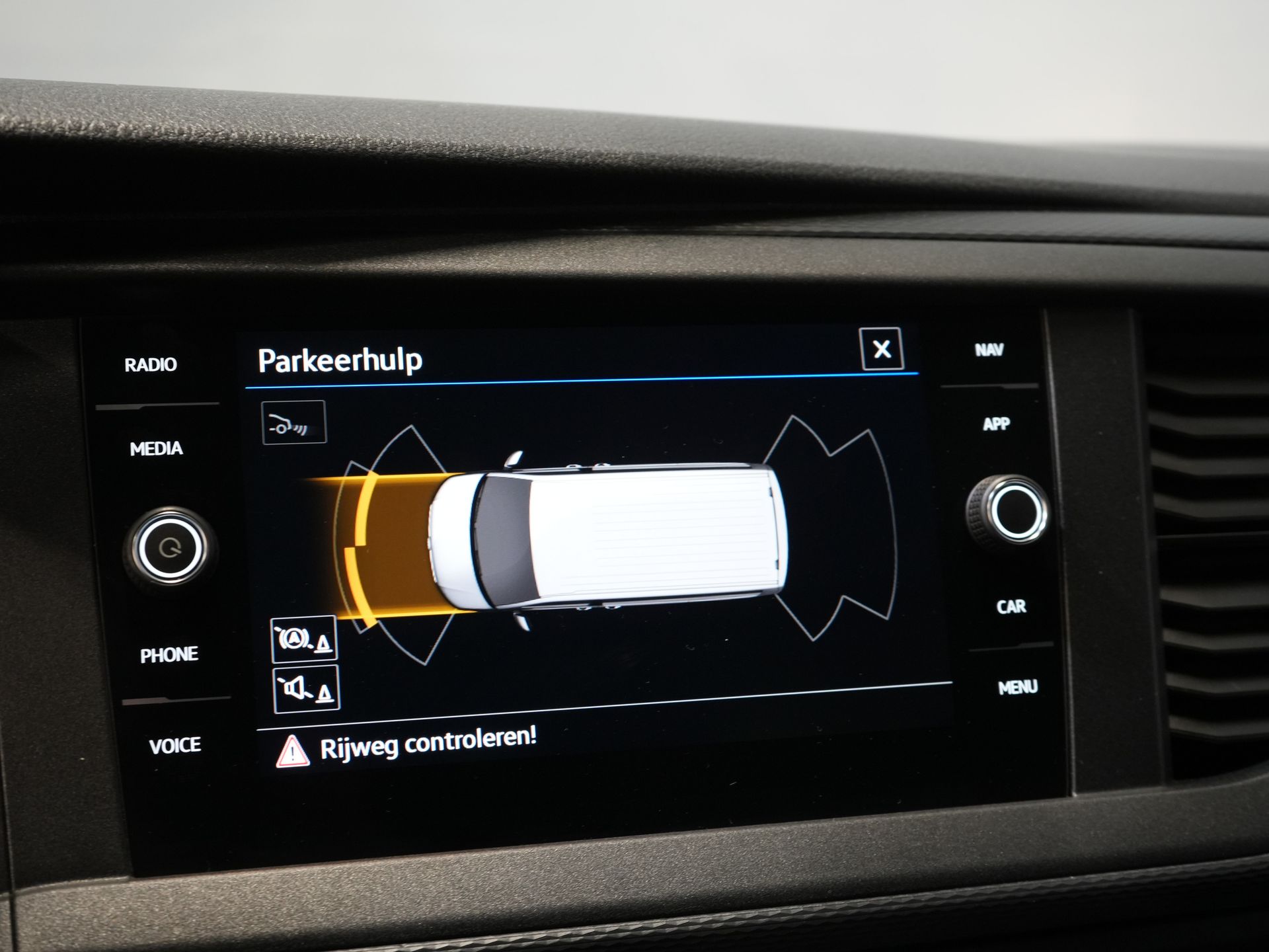 Volkswagen Transporter Bestelbus T6.1 2.0 TDI 150 pk DSG Aut. L2 BPM VRIJ! 2xSchuifdeur/ Carplay/ Camera/ Cruise/ PDC/ Airco 24