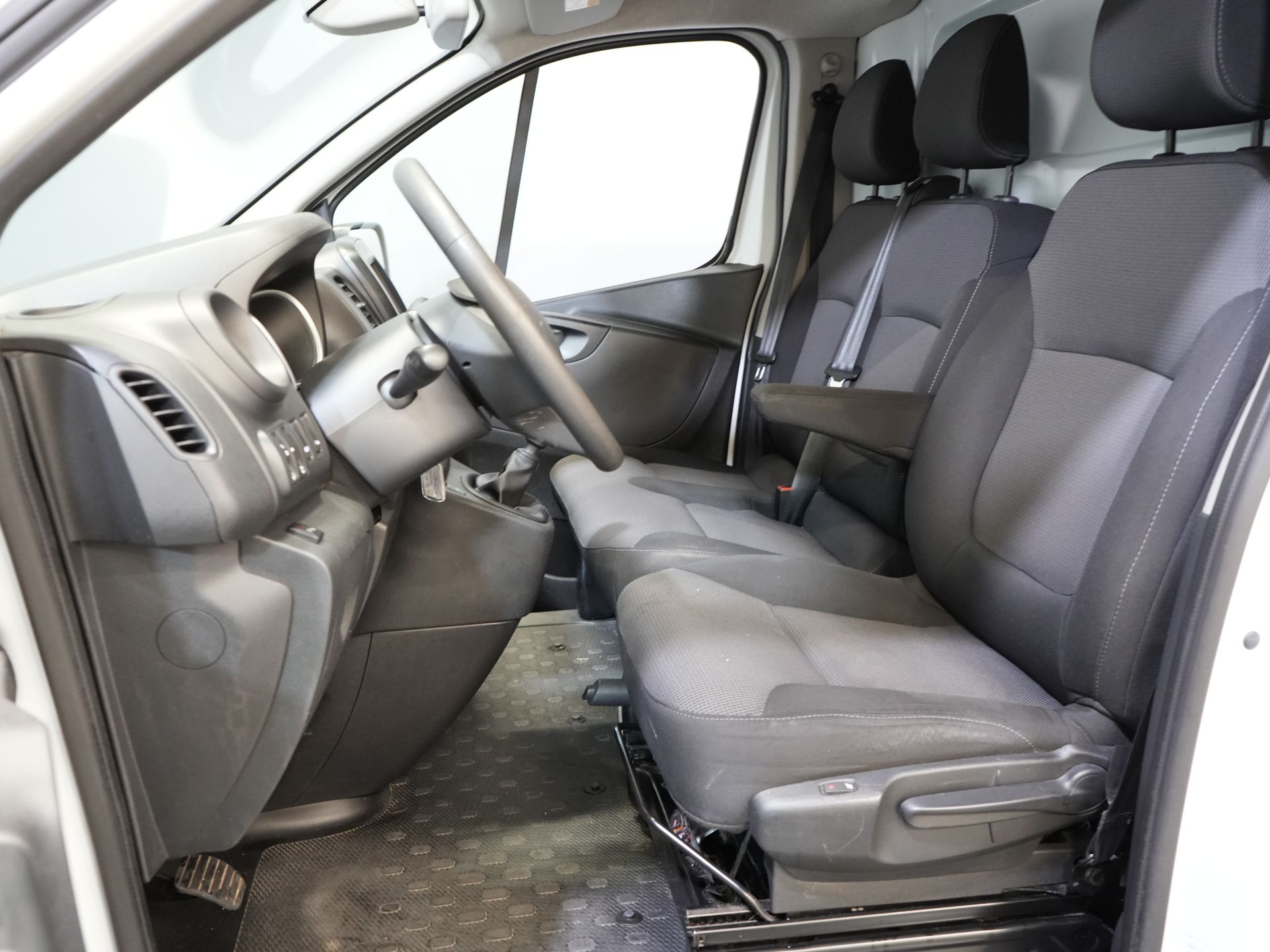 Renault Trafic Bestelbus 2.0 dCi 145pk L2 BPM VRIJ! 3 Pers./ Carplay/ Camera/ PDC/ Cruise/ Airco 11