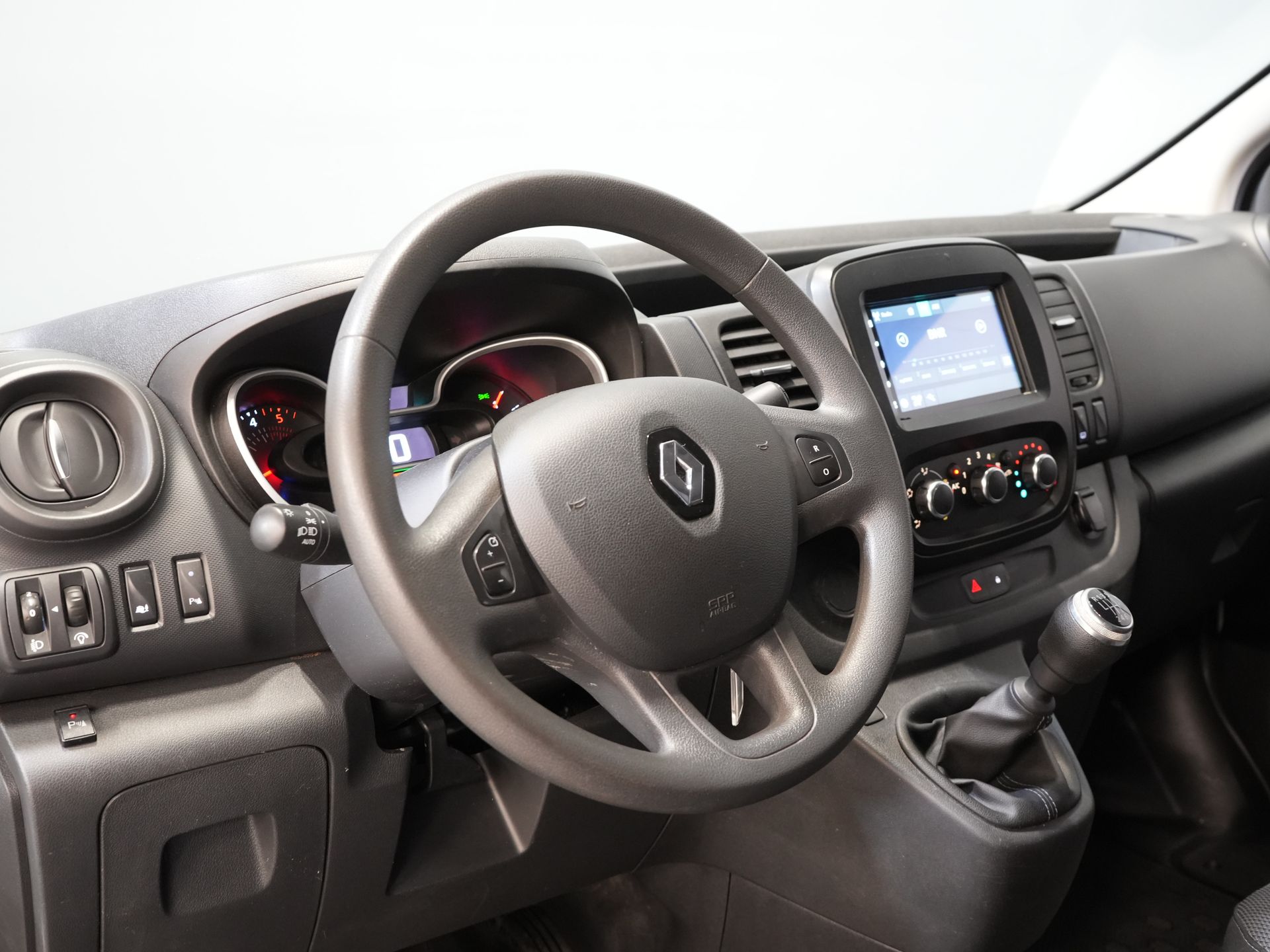 Renault Trafic Bestelbus 2.0 dCi 145pk L2 BPM VRIJ! 3 Pers./ Carplay/ Camera/ PDC/ Cruise/ Airco 13