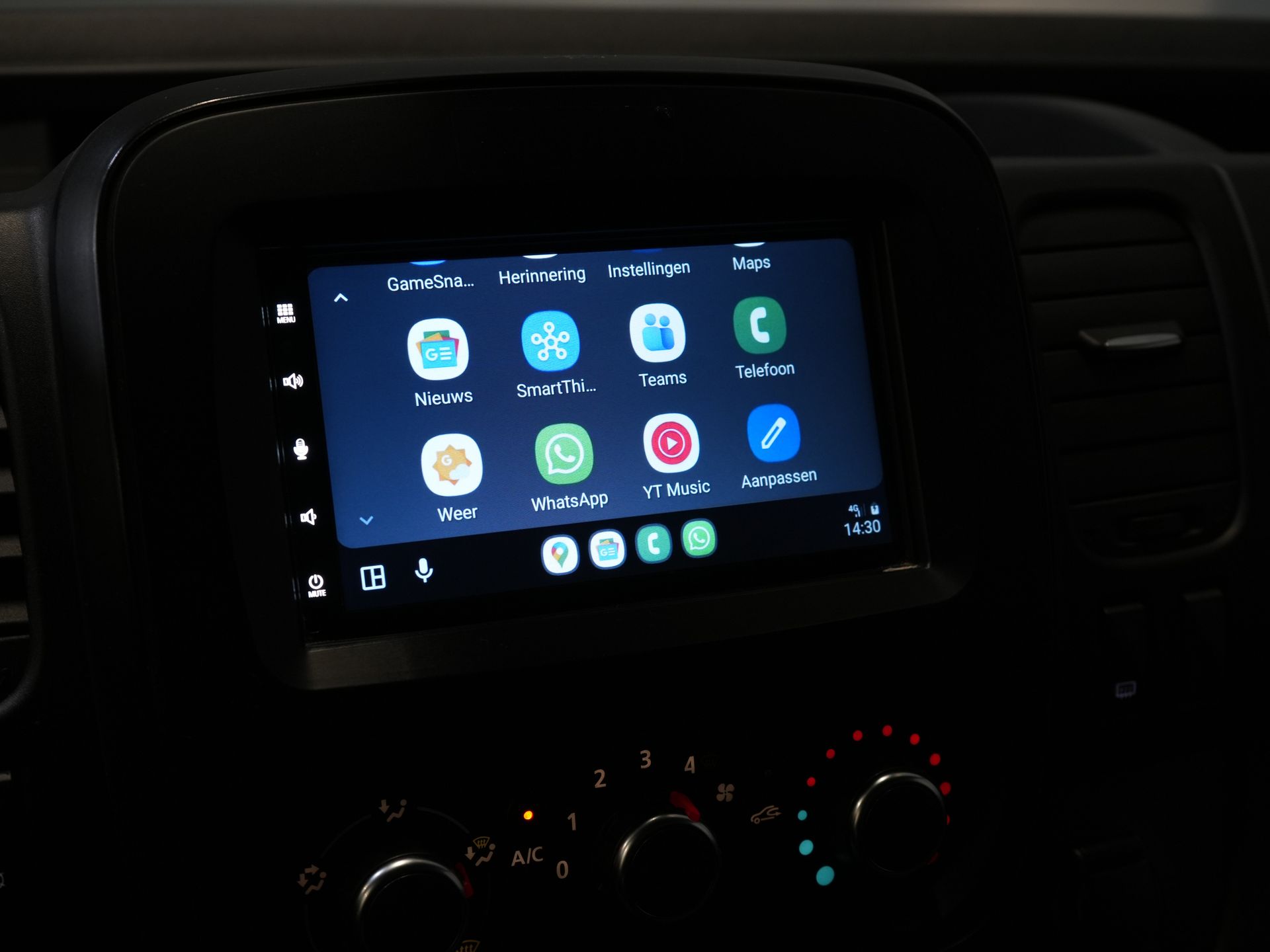 Renault Trafic Bestelbus 2.0 dCi 145pk L2 BPM VRIJ! 3 Pers./ Carplay/ Camera/ PDC/ Cruise/ Airco 23