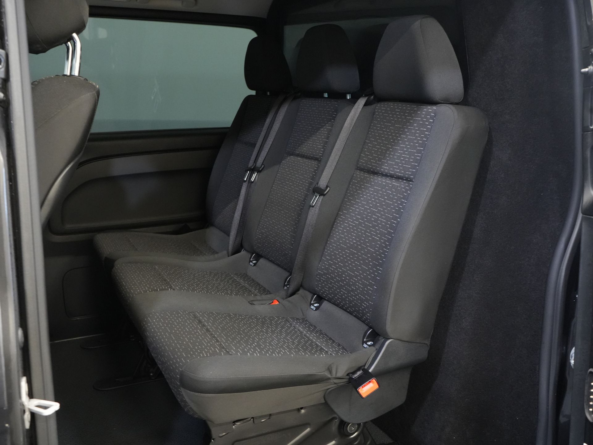 Mercedes-Benz Vito Bestelbus 116 CDI Aut. L3 DC Dubbel Cabine BPM VRIJ! 6 Pers./ 2xSchuifdeur/ LED/ Stoelverw./ 270Gr. Deuren/ Carplay/ Camera/ Cruise/ Trekh 17