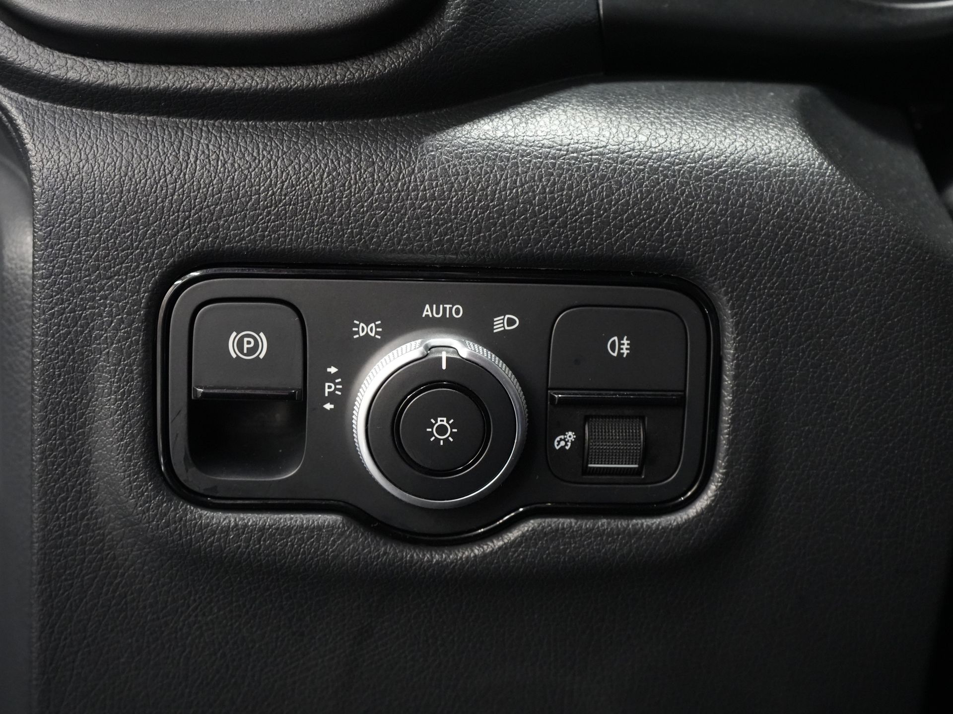 Mercedes-Benz Vito Bestelbus 116 CDI Aut. L3 DC Dubbel Cabine BPM VRIJ! 6 Pers./ 2xSchuifdeur/ LED/ Stoelverw./ 270Gr. Deuren/ Carplay/ Camera/ Cruise/ Trekh 18