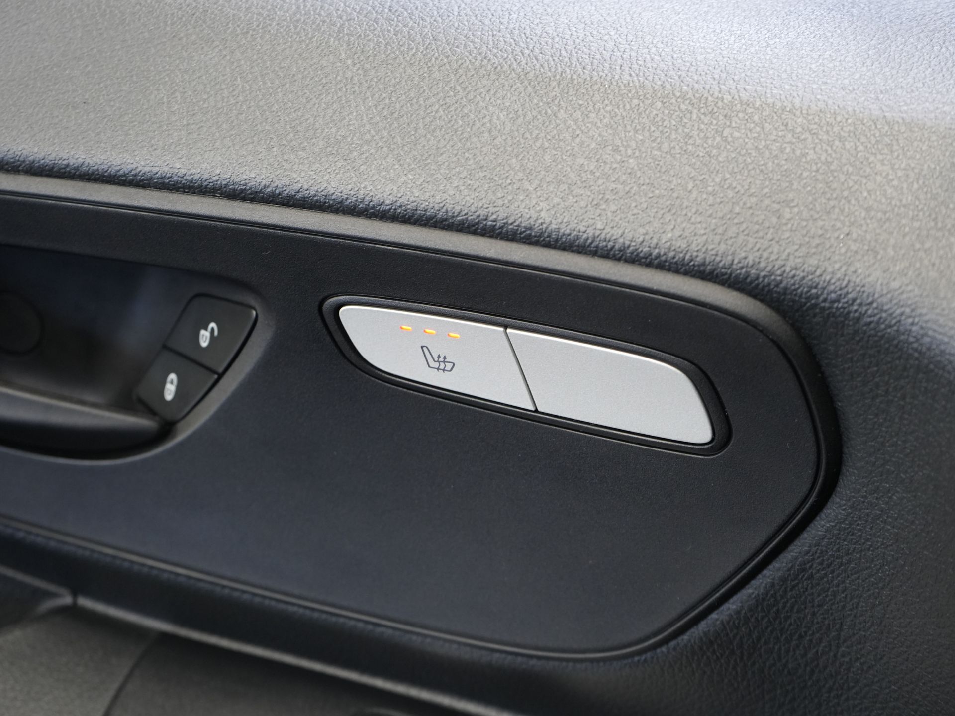 Mercedes-Benz Vito Bestelbus 116 CDI Aut. L3 DC Dubbel Cabine BPM VRIJ! 6 Pers./ 2xSchuifdeur/ LED/ Stoelverw./ 270Gr. Deuren/ Carplay/ Camera/ Cruise/ Trekh 19