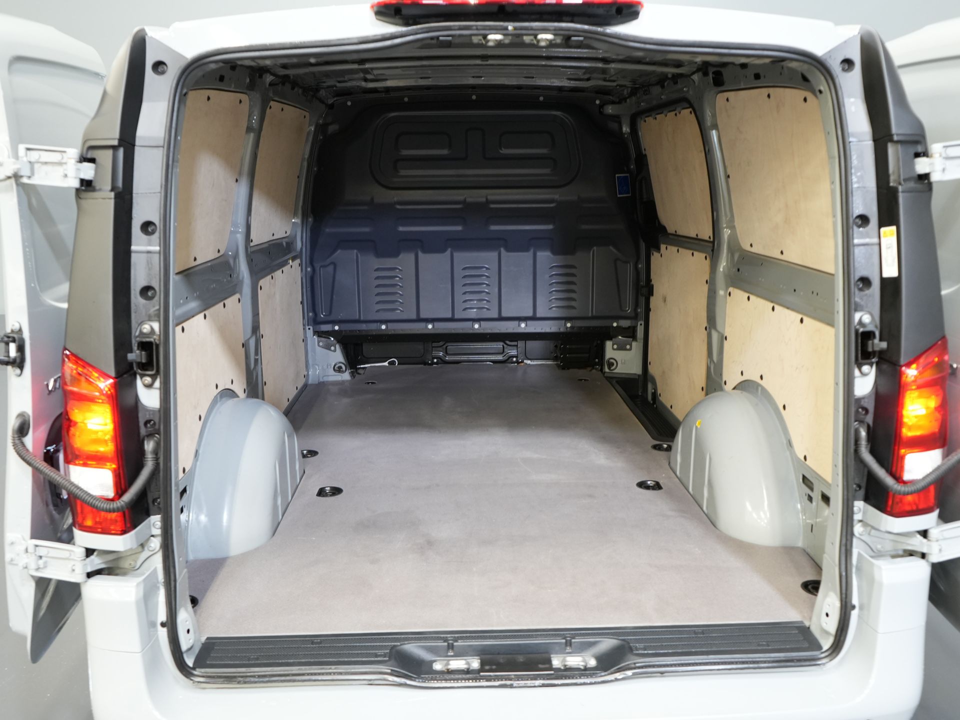 Mercedes-Benz Vito Bestelbus 116 CDI Aut. L2 BPM VRIJ! LED/ Stoelverw./ 270Gr.Deuren/ Camera/ Cruise/ PDC/ Trekhaak 14