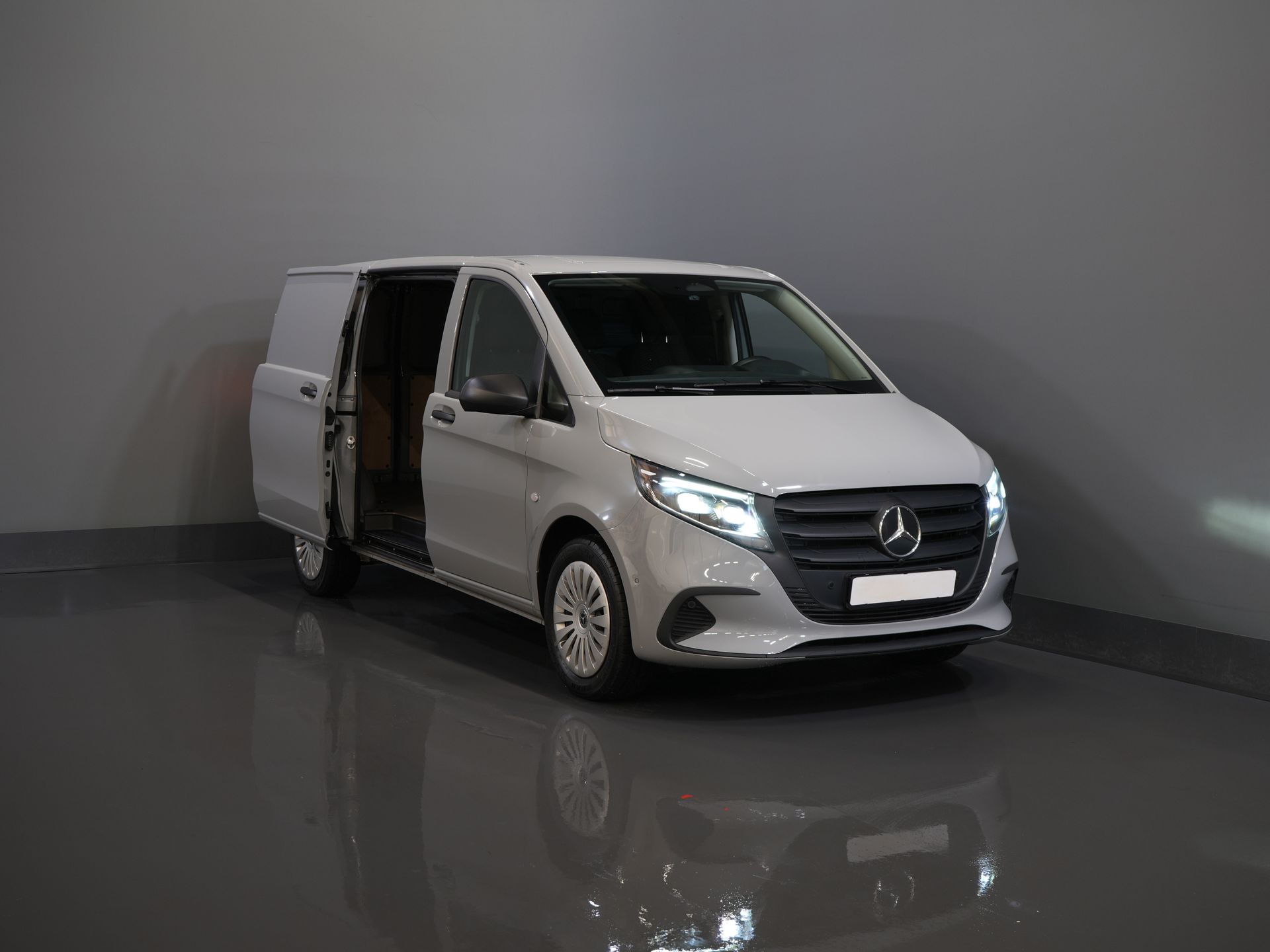 Mercedes-Benz Vito Bestelbus 116 CDI Aut. L2 BPM VRIJ! LED/ Stoelverw./ 270Gr.Deuren/ Camera/ Cruise/ PDC/ Trekhaak 8