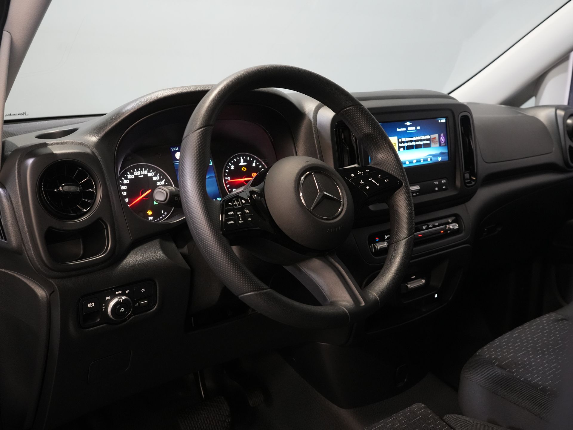 Mercedes-Benz Vito Bestelbus 116 CDI Aut. L3 DC Dubbel Cabine BPM VRIJ! 6 Pers./ 2xSchuifdeur/ LED/ Stoelverw./ 270Gr. Deuren/ Carplay/ Camera/ Cruise/ Trekh 13