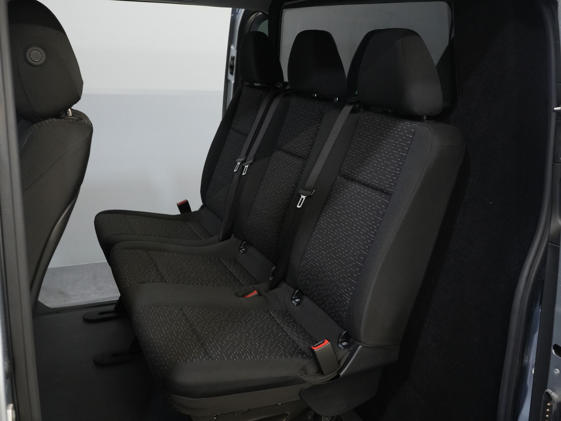 Mercedes-Benz Vito Bestelbus 116 CDI Aut. L3 DC Dubbel Cabine BPM VRIJ! 6 Pers./ 2xSchuifdeur/ LED/ Stoelverw./ 270Gr. Deuren/ Carplay/ Camera/ Cruise/ Trekh 17