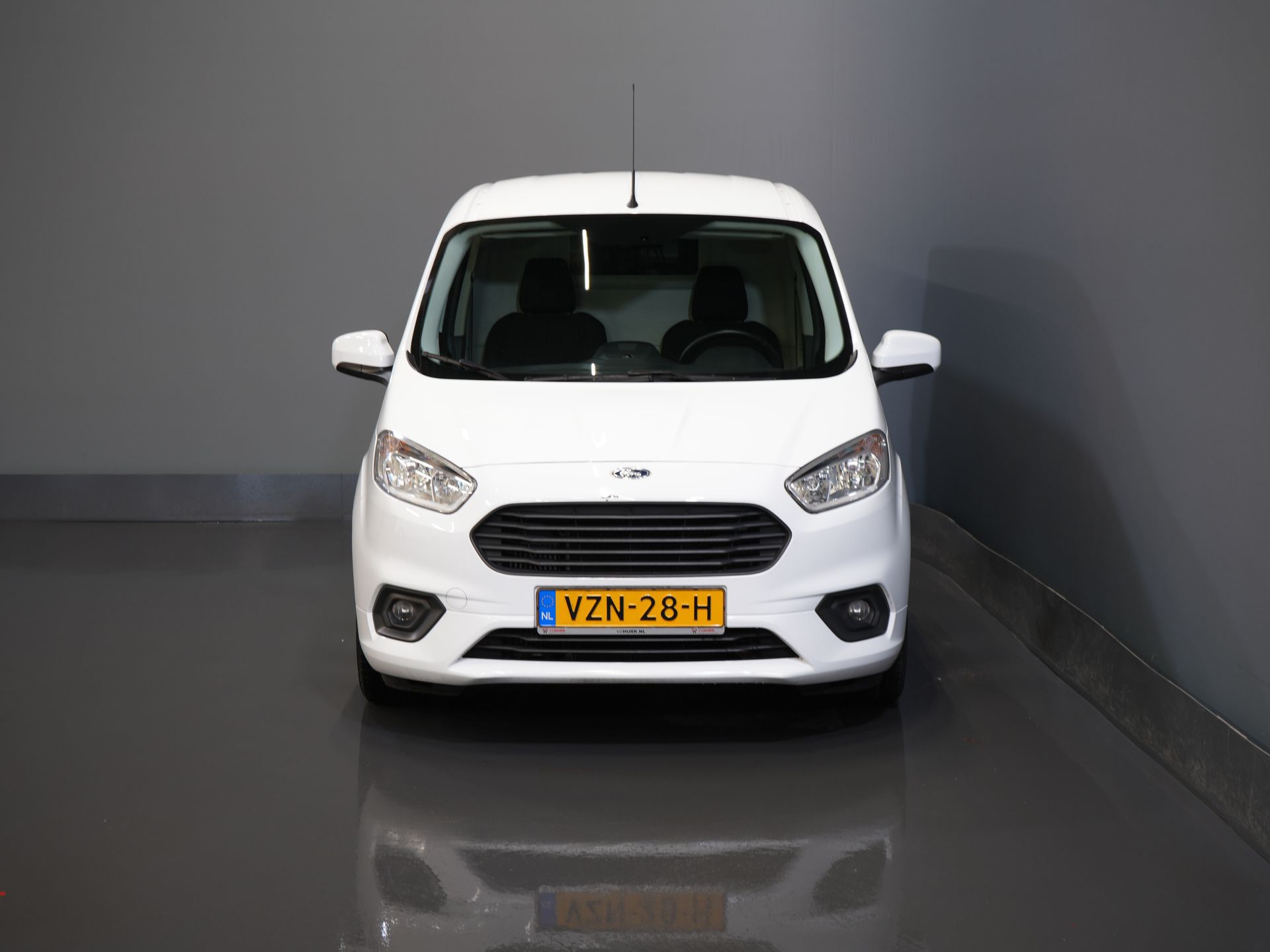 Ford Transit Courier Bestelbus 1.0 EcoBoost Limited BENZINE BPM VRIJ! Carplay/ Camera/ Climate/ Cruise/ PDC/ LMV/ DAB 6