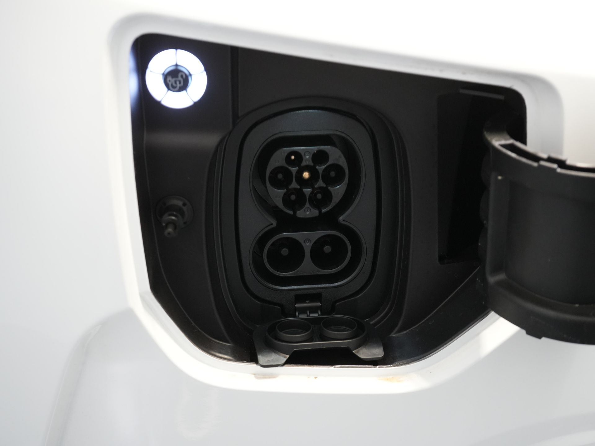 Ford E-Transit Custom Bestelbus 320 Trend 65 kWh 330 km WLTP LED/ Snellader/ 2.3t Trekverm./ Stuurverw./ Stoelverw./ Carplay/ Climate/ Camera/ PDC/ Cruise 29