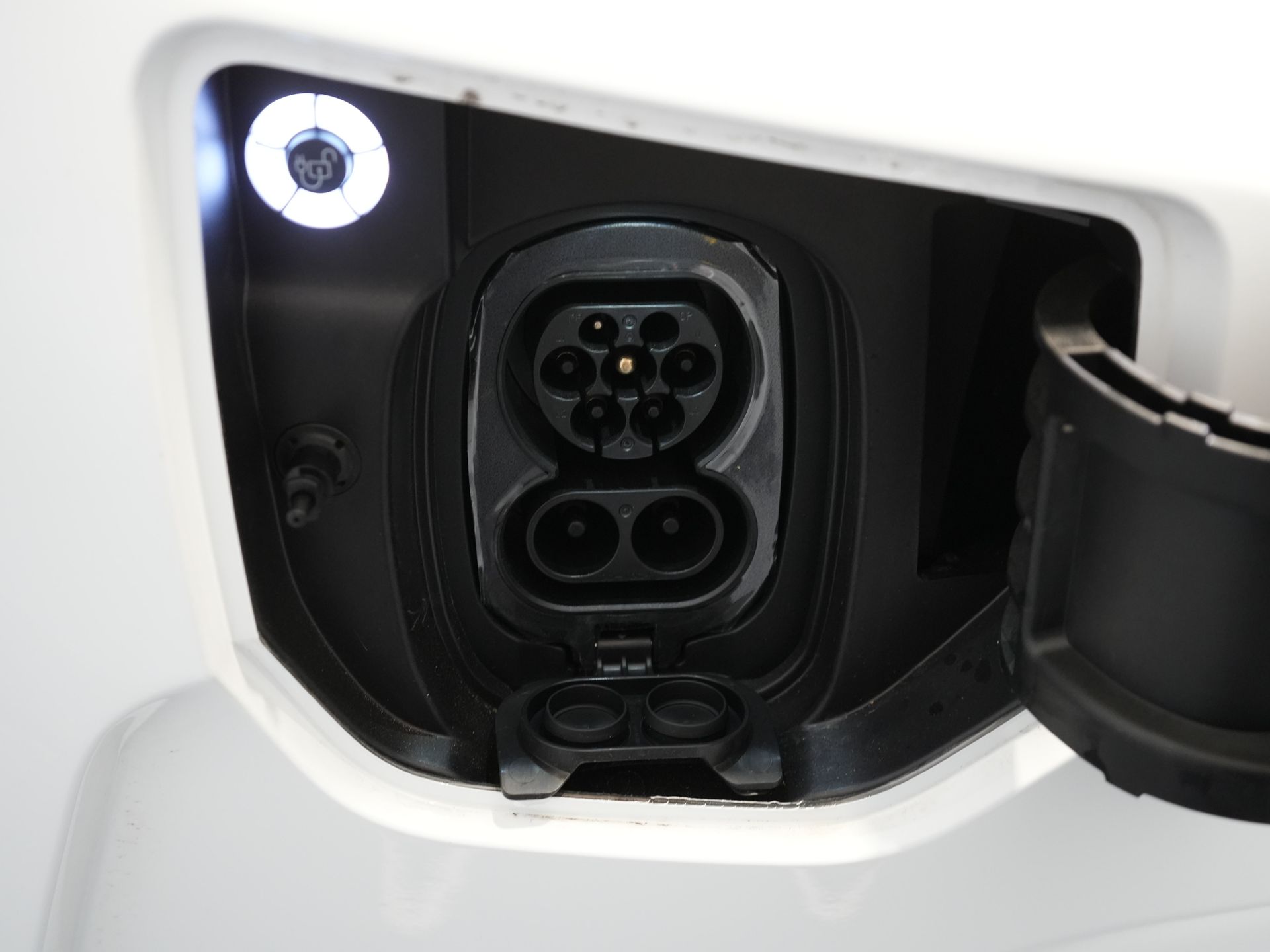 Ford E-Transit Custom Bestelbus 320 Trend 65 kWh 330 km WLTP LED/ Snellader/ 2.3t Trekverm./ Stuurverw./ Stoelverw./ Carplay/ Climate/ Camera/ PDC/ Cruise 29