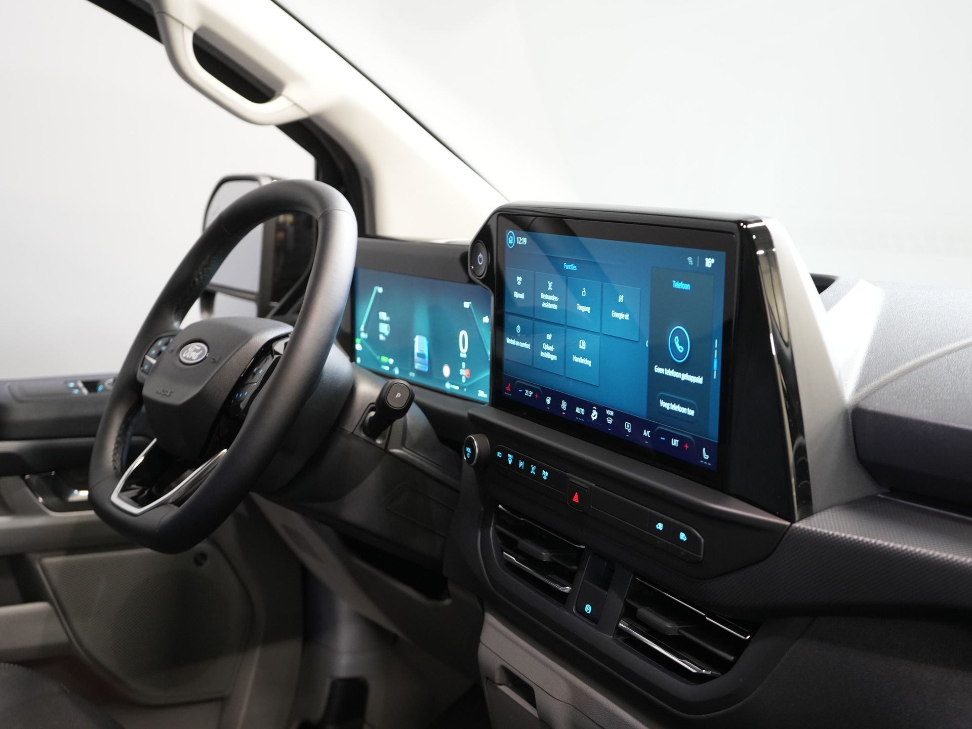 Ford E-Transit Custom Bestelbus 340 65 kWh 218 pk 330km WLTP L2 Limited 2x Schuifdeur/ Elek.Schuif/ 2.3t Trekverm./ Snellader/ Matrix LED/ B&O/ Adapt.Cruise/ St 2