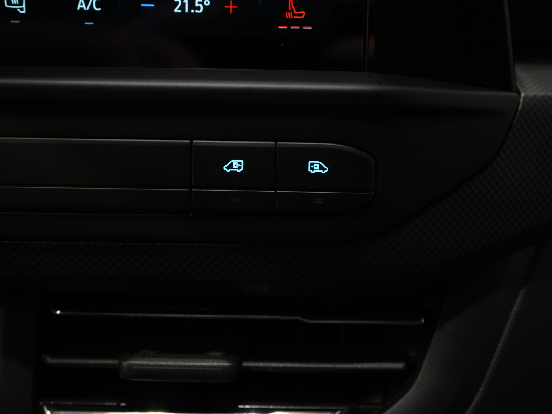 Ford E-Transit Custom Bestelbus 340 65 kWh 218 pk 330km WLTP L2 Limited 2x Schuifdeur/ Elek.Schuif/ 2.3t Trekverm./ Snellader/ Matrix LED/ B&O/ Adapt.Cruise/ St 23