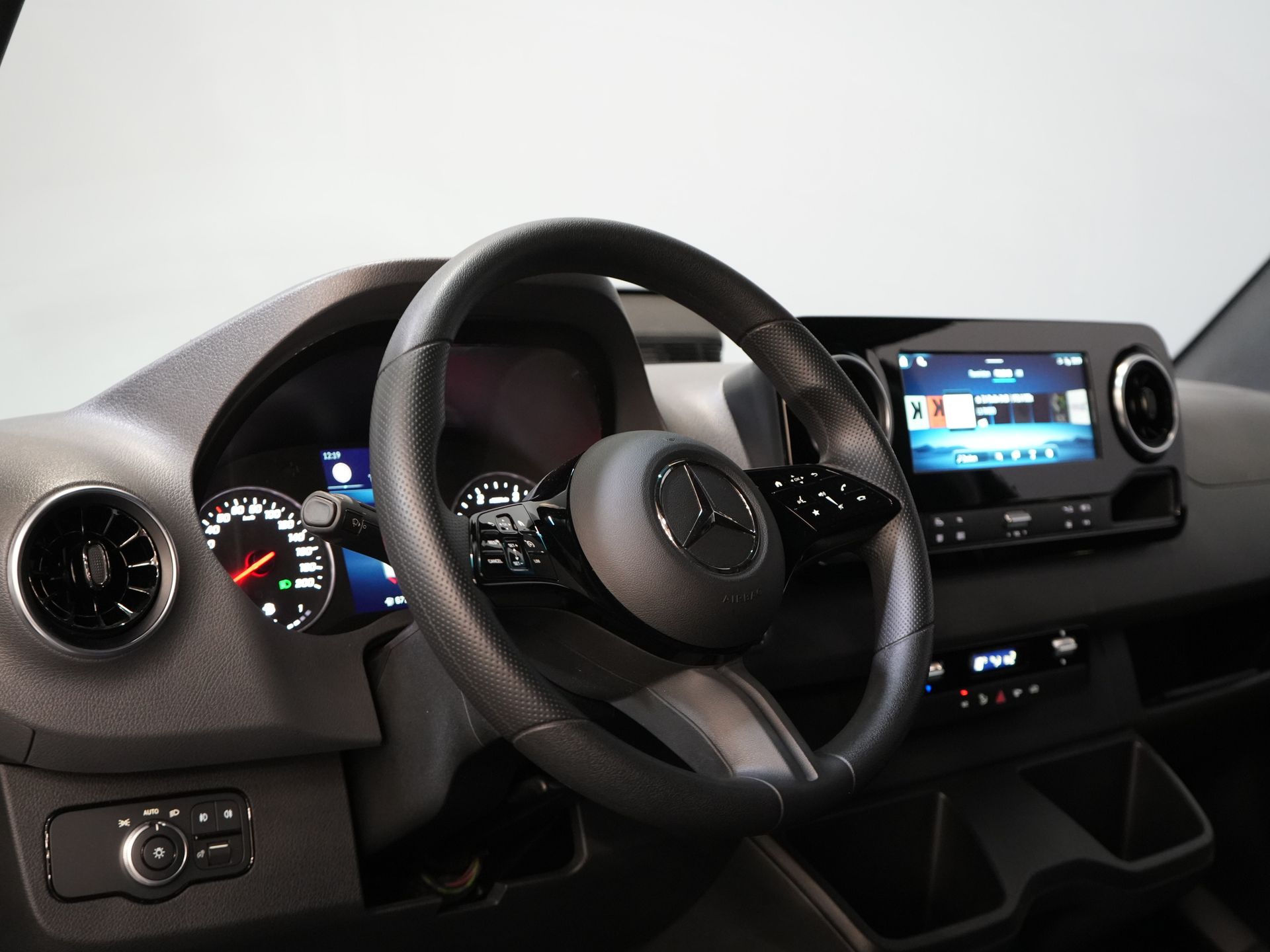 Mercedes-Benz Sprinter Bestelbus 317 Aut. L2H2 BPM VRIJ! LED/ 270 Gr.Deuren/ Gev.Stoel/ Stoelverw./ Navi/ Camera/ PDC/ Betimmerd/ Cruise 13