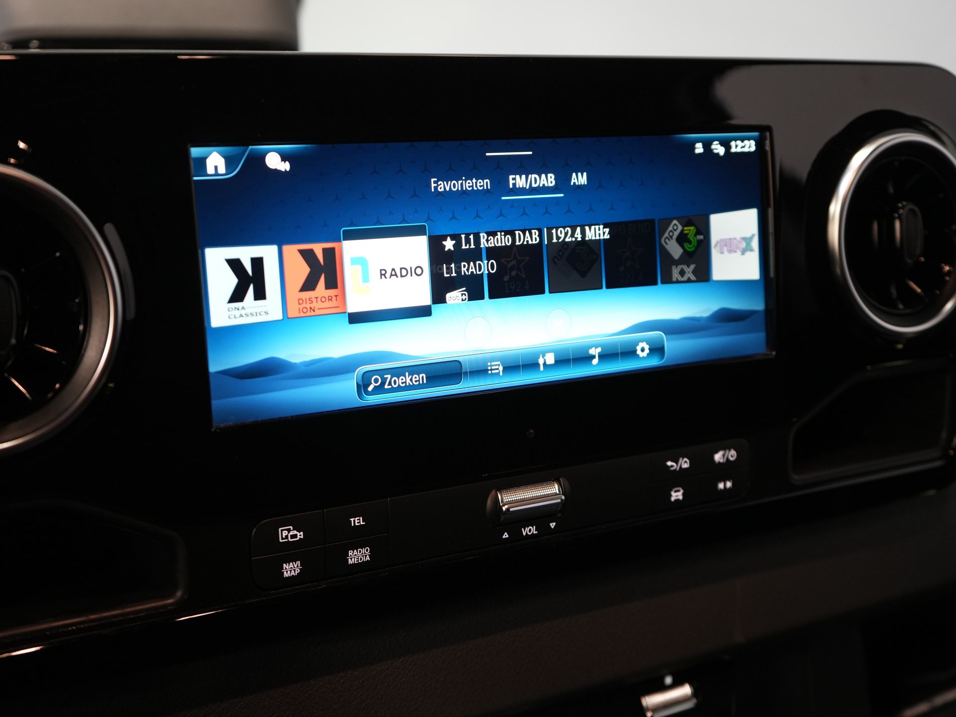 Mercedes-Benz Sprinter Bestelbus 317 Aut. L2H2 BPM VRIJ! LED/ 270 Gr.Deuren/ Gev.Stoel/ Stoelverw./ Navi/ Camera/ PDC/ Betimmerd/ Cruise 21