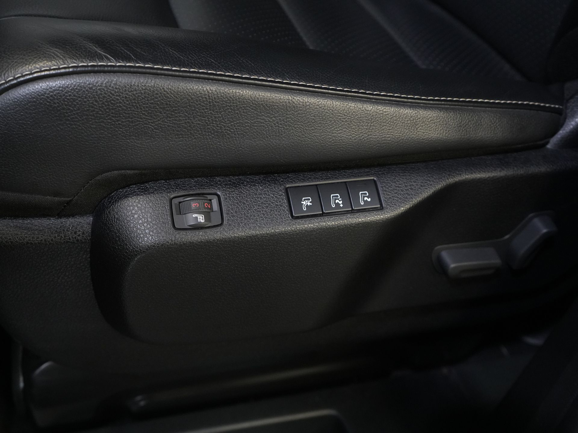 Opel E-Zafira Personenvervoer (Ulysse) L2 75 kWh 330 km WLTP (€40.467 incl.btw) Combi/ Kombi/ 8P/ 8 Pers./ Snellader/ 2x Elek.Schuif/ Xenon/ Pano/ Leder/ Clim 37