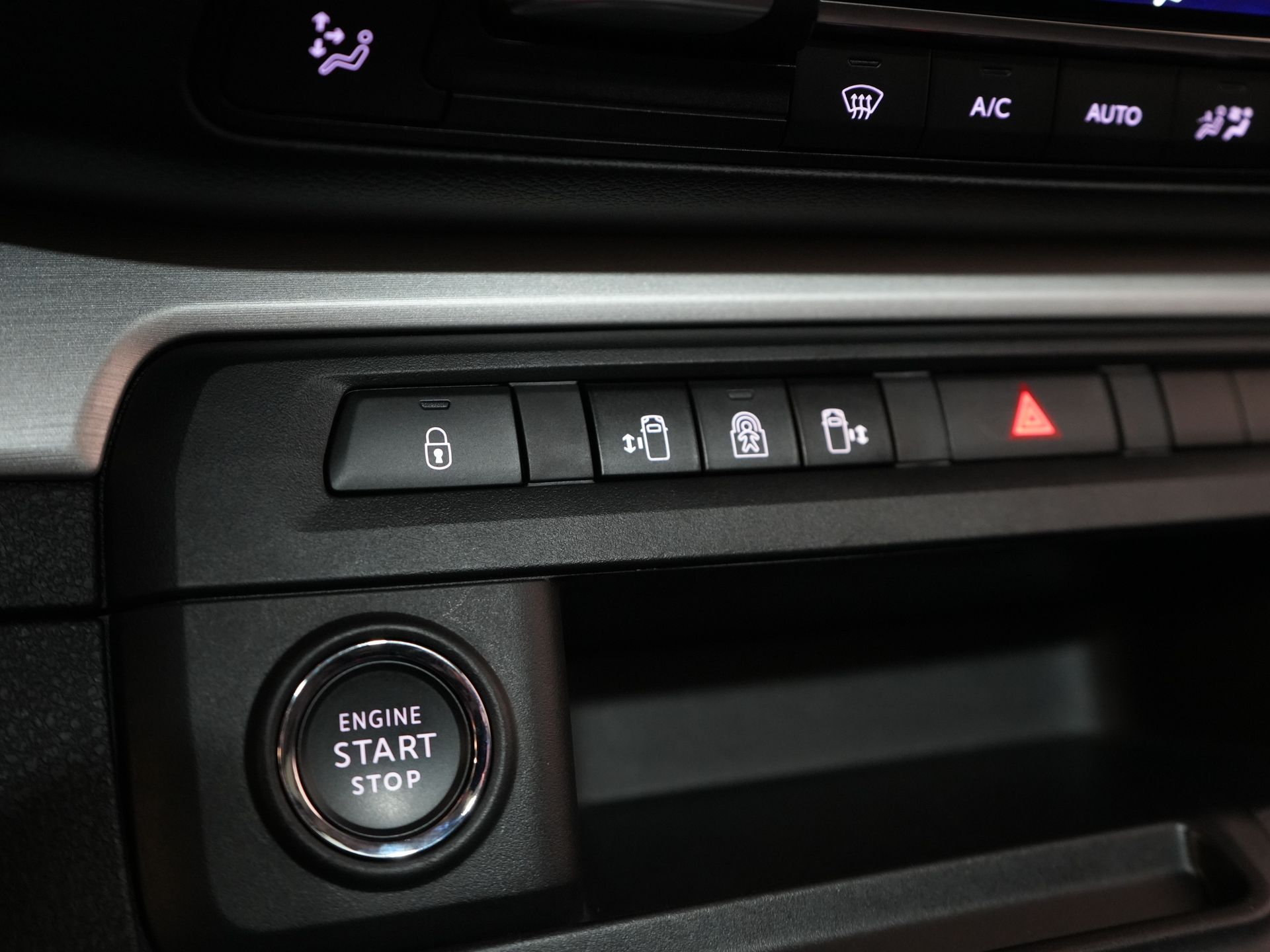 Citroën Ë-Spacetourer Personenvervoer (Ulysse) L2 75 kWh 330 km WLTP (€40.467 incl.btw) Combi/ Kombi/ 8P/ 8 Pers./ Snellader/ 2x Elek.Schuif/ Xenon/ Pano/ Leder/ Clim 27