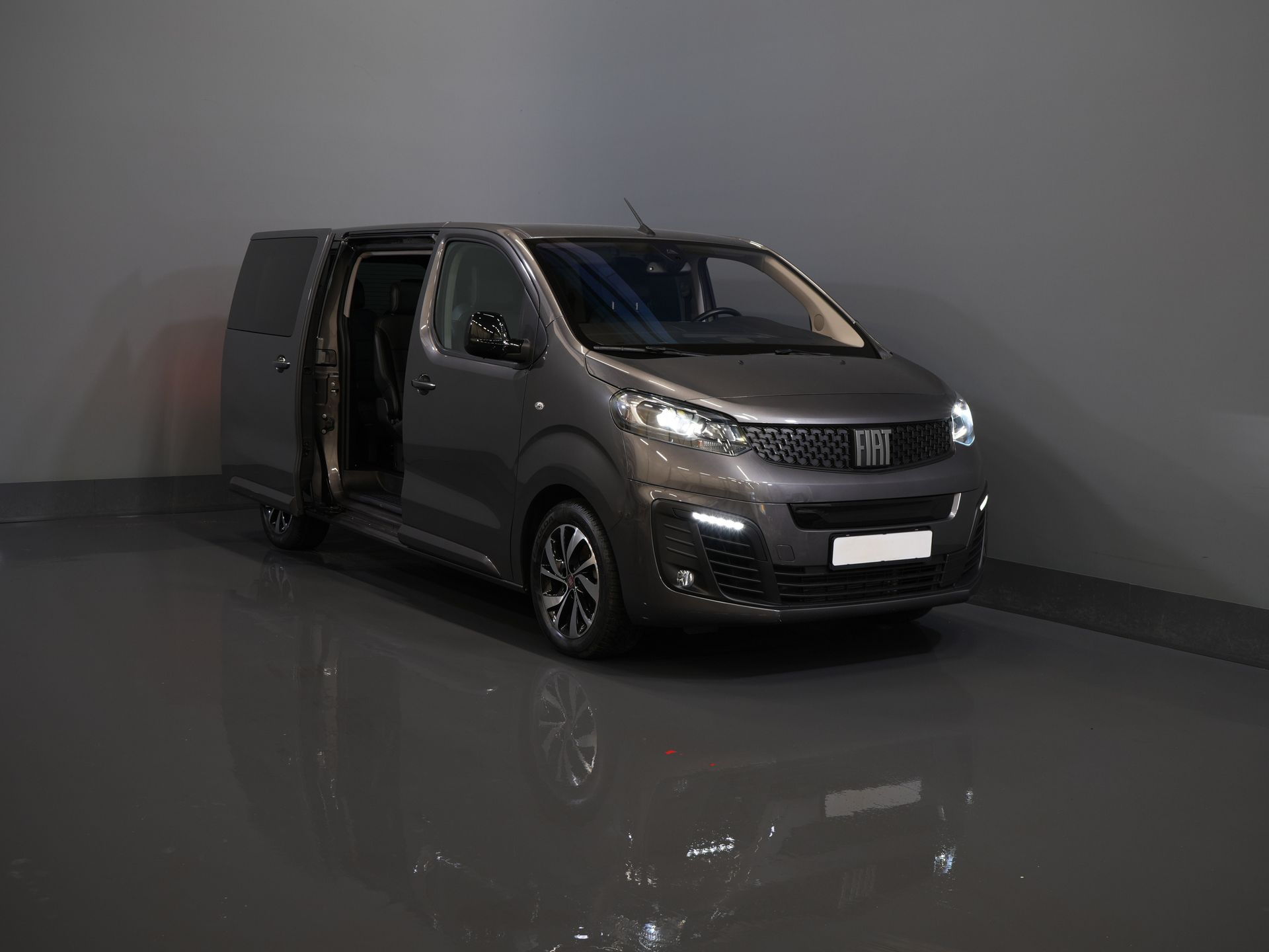 Citroën Ë-Spacetourer Personenvervoer (Ulysse) L2 75 kWh 330 km WLTP (€40.467 incl.btw) Combi/ Kombi/ 8P/ 8 Pers./ Snellader/ 2x Elek.Schuif/ Xenon/ Pano/ Leder/ Clim 8