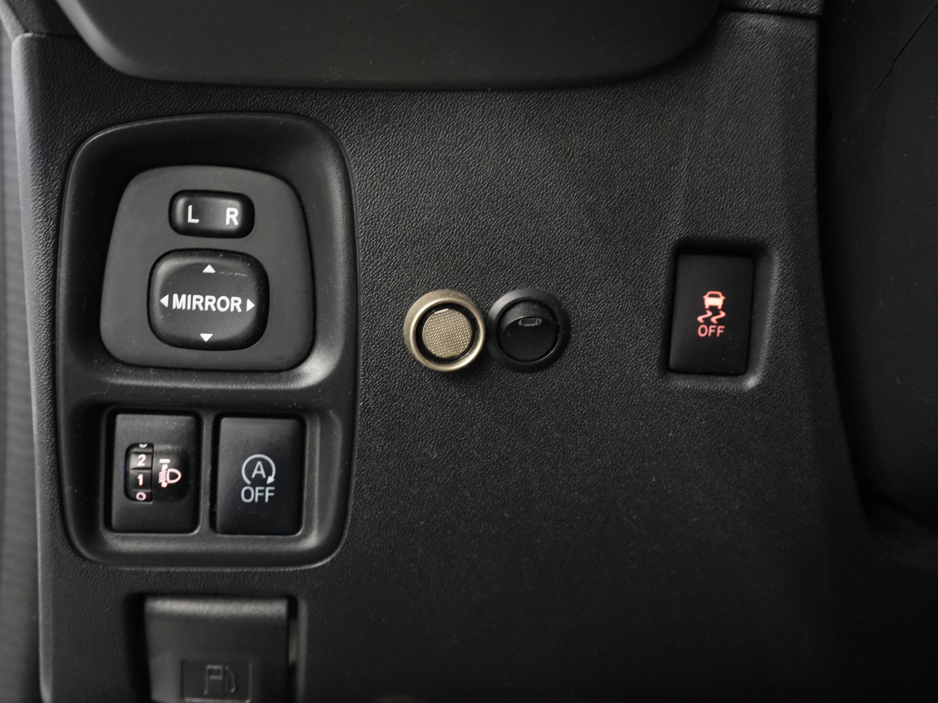 Citroën C1 Hatchback 1.0 e-VTi Shine ZEER NETTE AUTO/ NL Auto/ Weinig Km/ Navi/ LMV/ Airco/ Camera 16