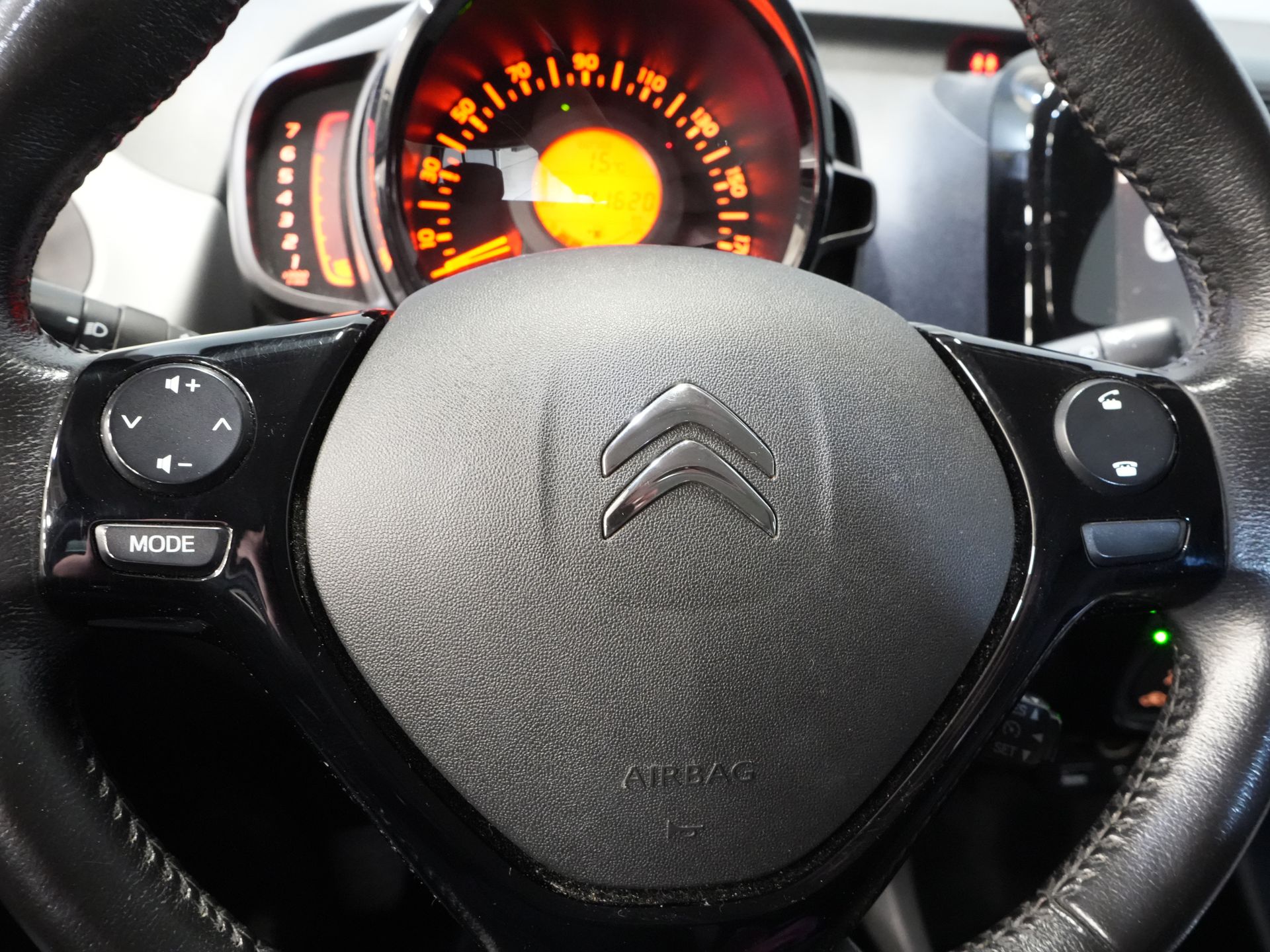 Citroën C1 Hatchback 1.0 e-VTi Shine ZEER NETTE AUTO/ NL Auto/ Weinig Km/ Navi/ LMV/ Airco/ Camera 17