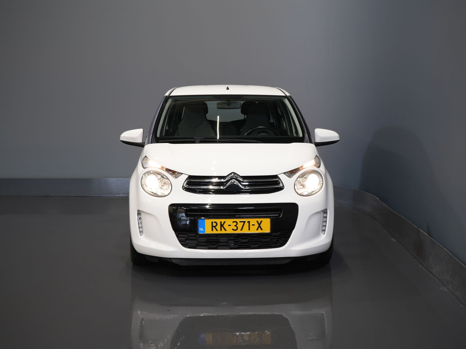 Citroën C1 Hatchback 1.0 e-VTi Shine ZEER NETTE AUTO/ NL Auto/ Weinig Km/ Navi/ LMV/ Airco/ Camera 6