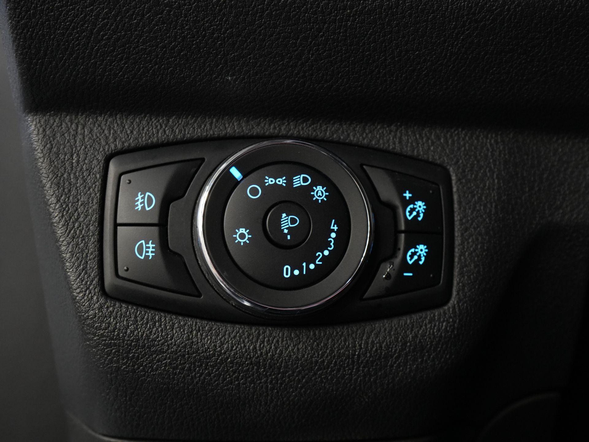 Ford Transit Courier Bestelbus 1.0 EcoBoost 100pk Limited BENZINE BPM VRIJ! Carplay/ Camera/ Climate/ Cruise/ PDC/ LMV/ DAB 16