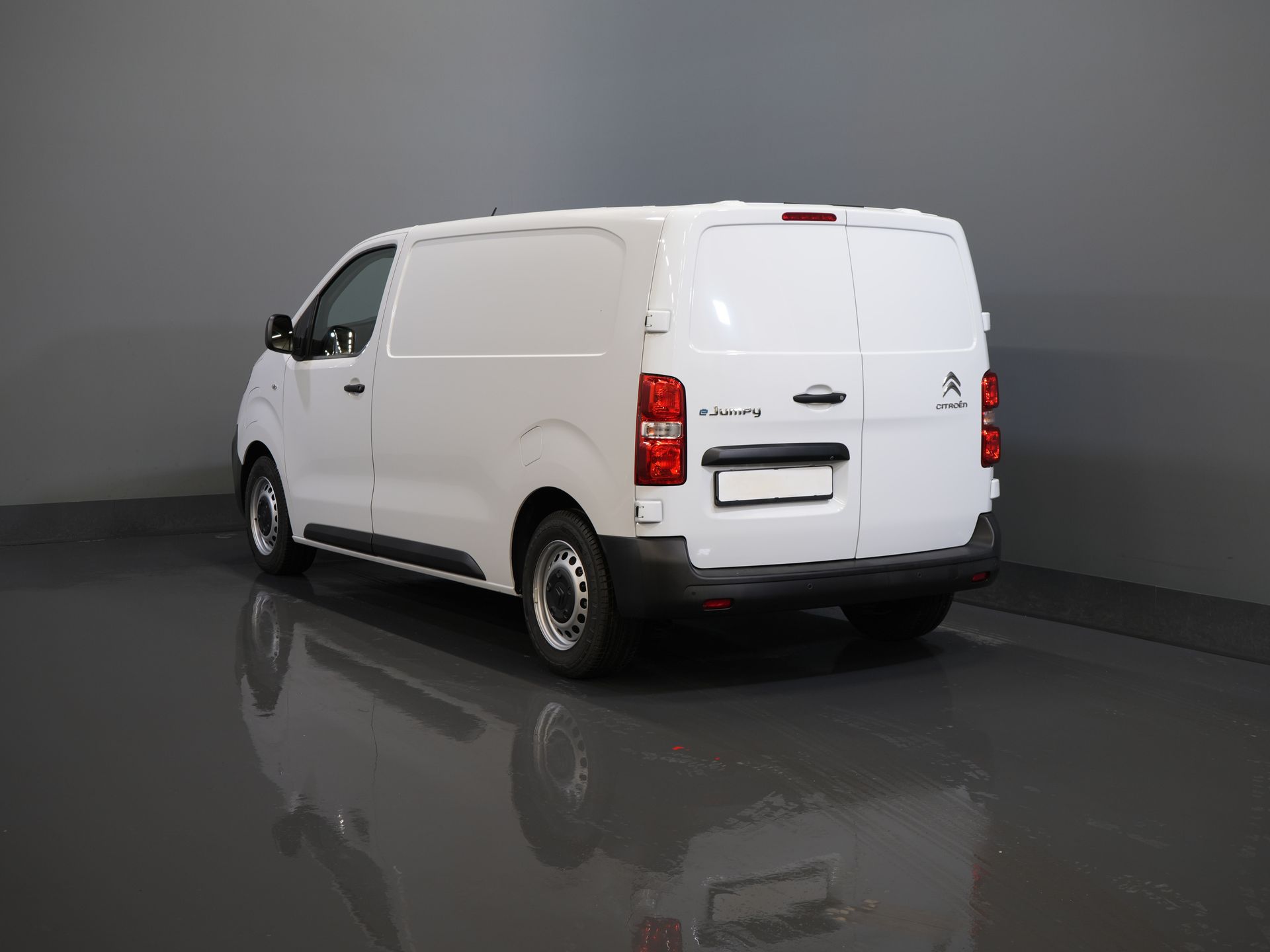 Citroën ë-Jumpy Bestelbus L2 75 kWh 330km WLTP Snellader/ 3 Pers./ Carplay/ Camera/ PDC/ Cruise/ Airco 1