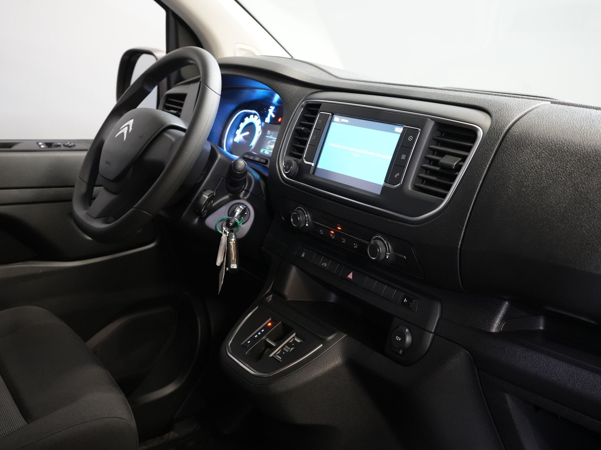 Citroën ë-Jumpy Bestelbus L2 75 kWh 330km WLTP Snellader/ 3 Pers./ Carplay/ Camera/ PDC/ Cruise/ Airco 2