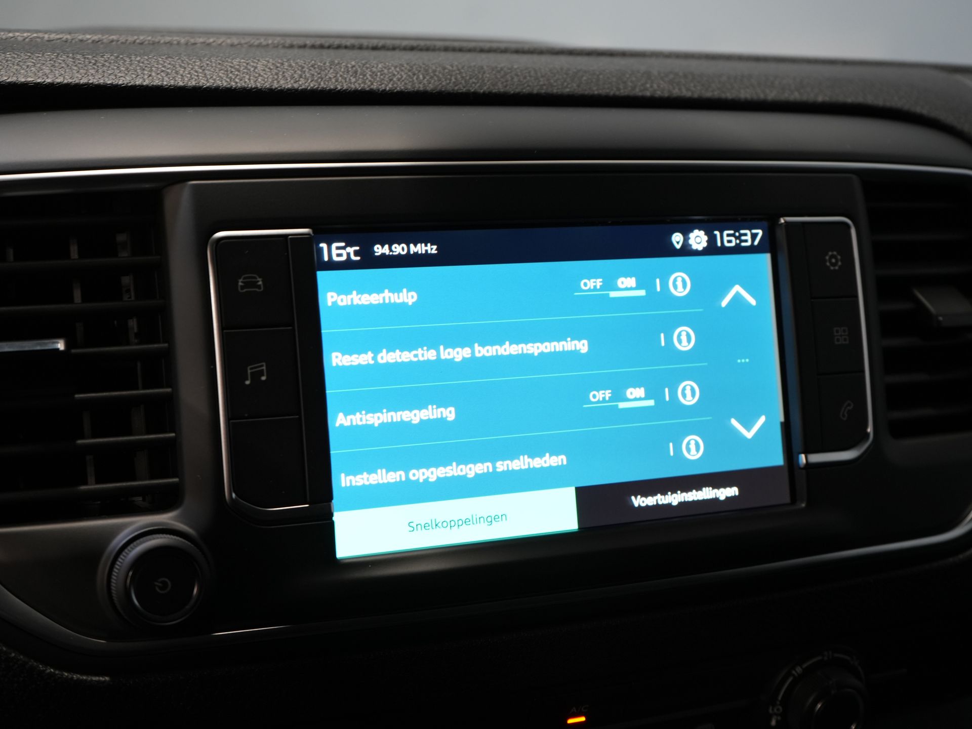 Citroën ë-Jumpy Bestelbus L2 75 kWh 330km WLTP Snellader/ 3 Pers./ Carplay/ Camera/ PDC/ Cruise/ Airco 21