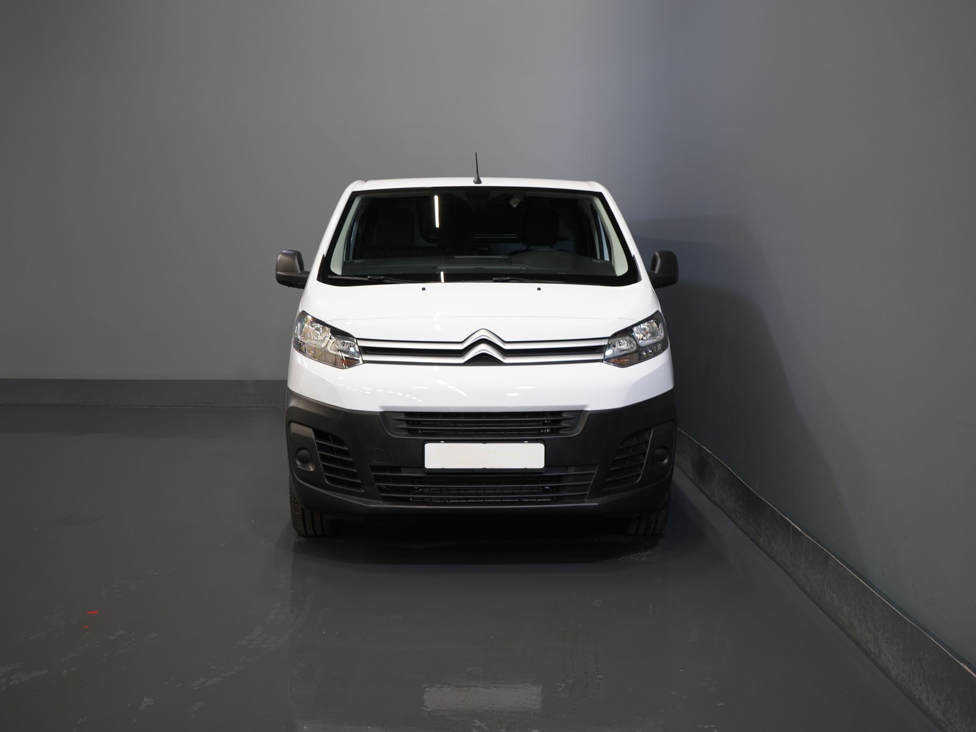 Citroën ë-Jumpy Bestelbus L2 75 kWh 330km WLTP Snellader/ 3 Pers./ Carplay/ Camera/ PDC/ Cruise/ Airco 6